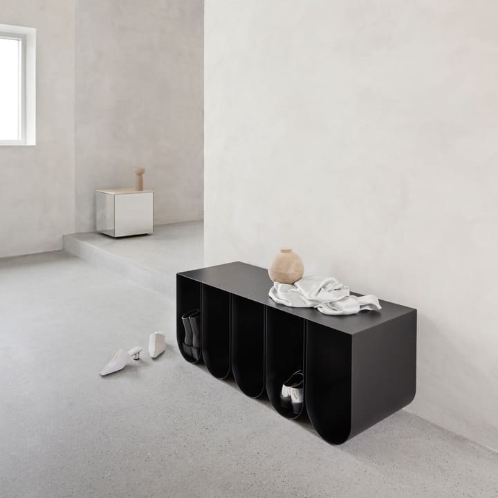 Banco Curved, Beige Kristina Dam Studio
