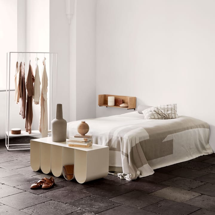 Banco Curved, Beige Kristina Dam Studio
