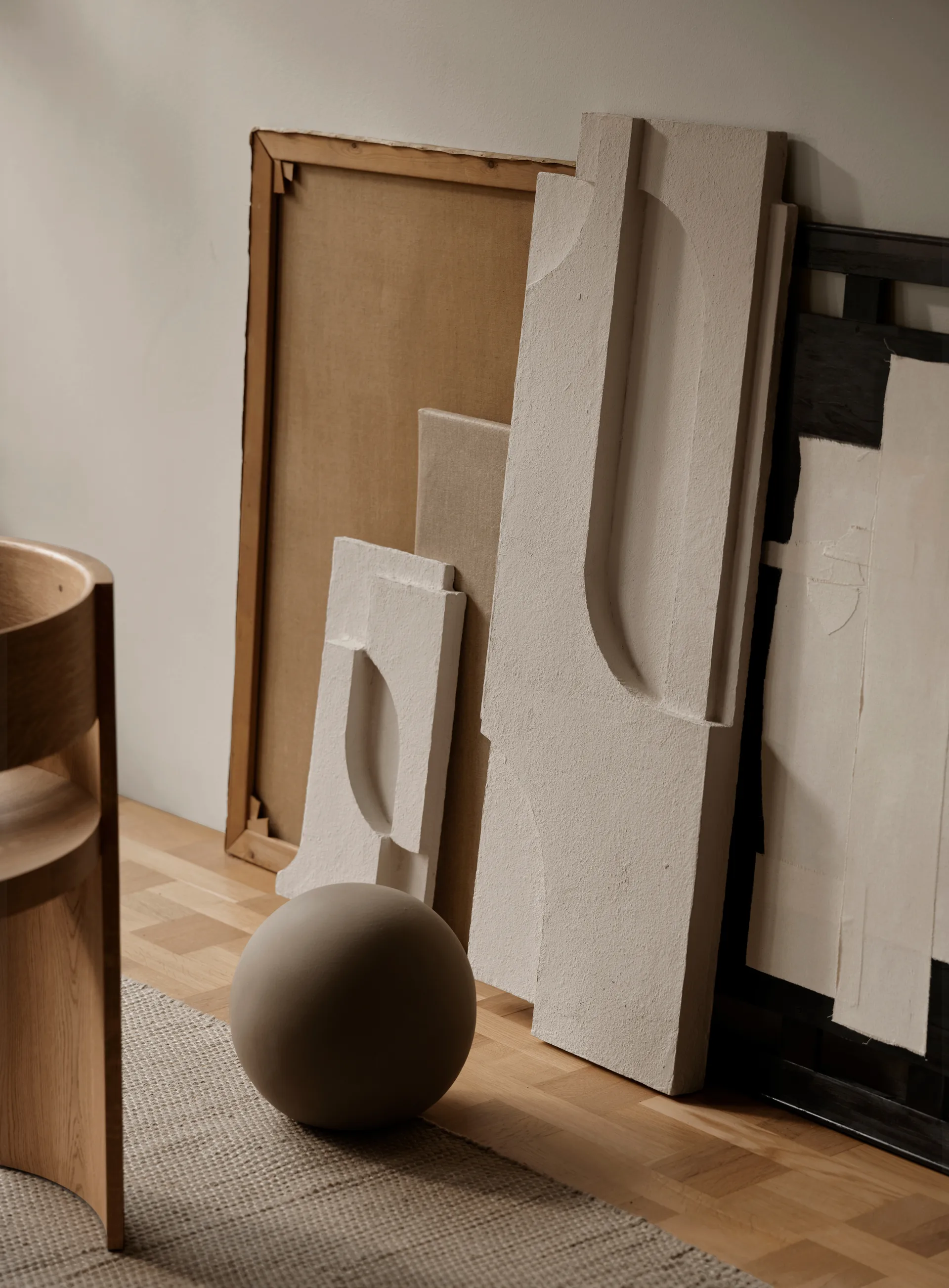 Decoración de pared Serif Relief  L, Off white Kristina Dam Studio