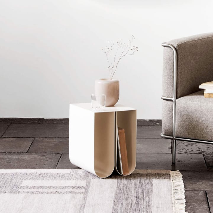 Mesa auxiliar Curved, Beige Kristina Dam Studio