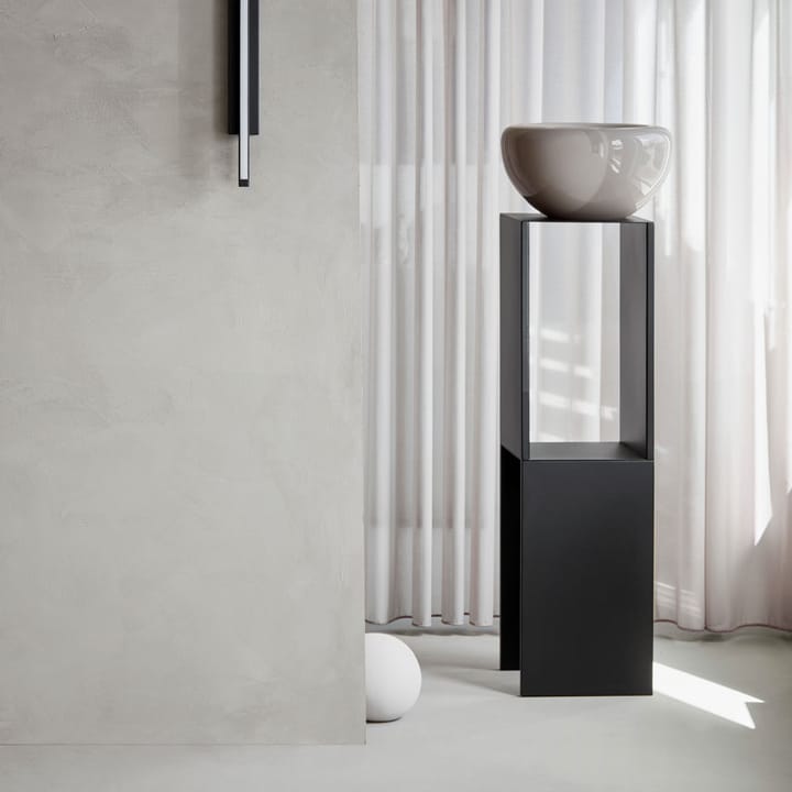 Mesa auxiliar Pedestal, Black Kristina Dam Studio