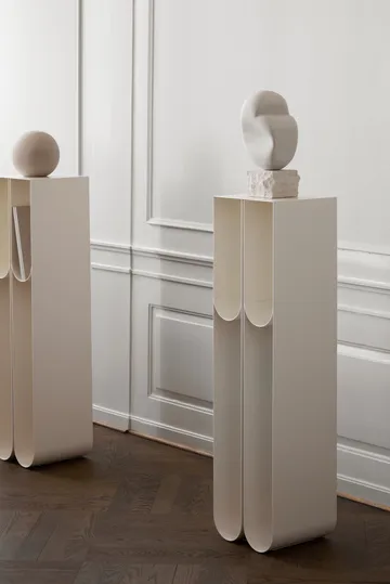 Pedestal Curved - Beige - Kristina Dam Studio