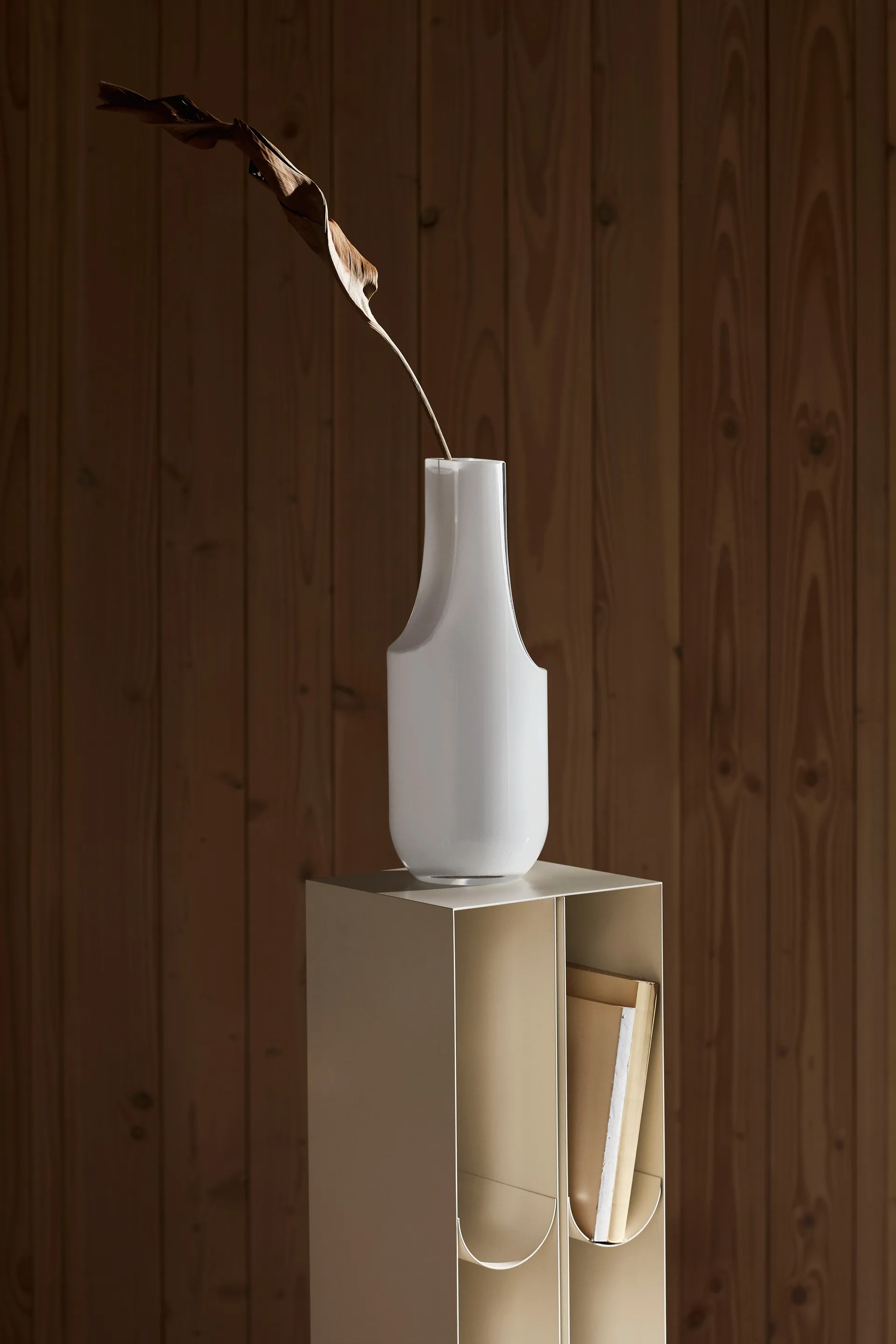 Pedestal Curved, Beige Kristina Dam Studio