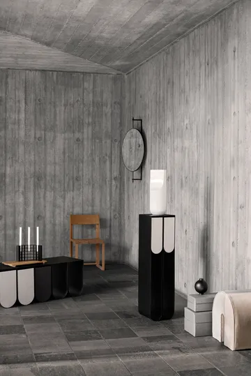 Pedestal Curved - Negro - Kristina Dam Studio