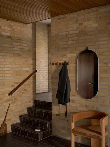 Perchero Column 49 cm - Roble aceitado en tono cálido - Kristina Dam Studio