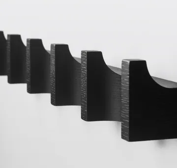 Perchero Column 49 cm - Roble lacado en negro - Kristina Dam Studio