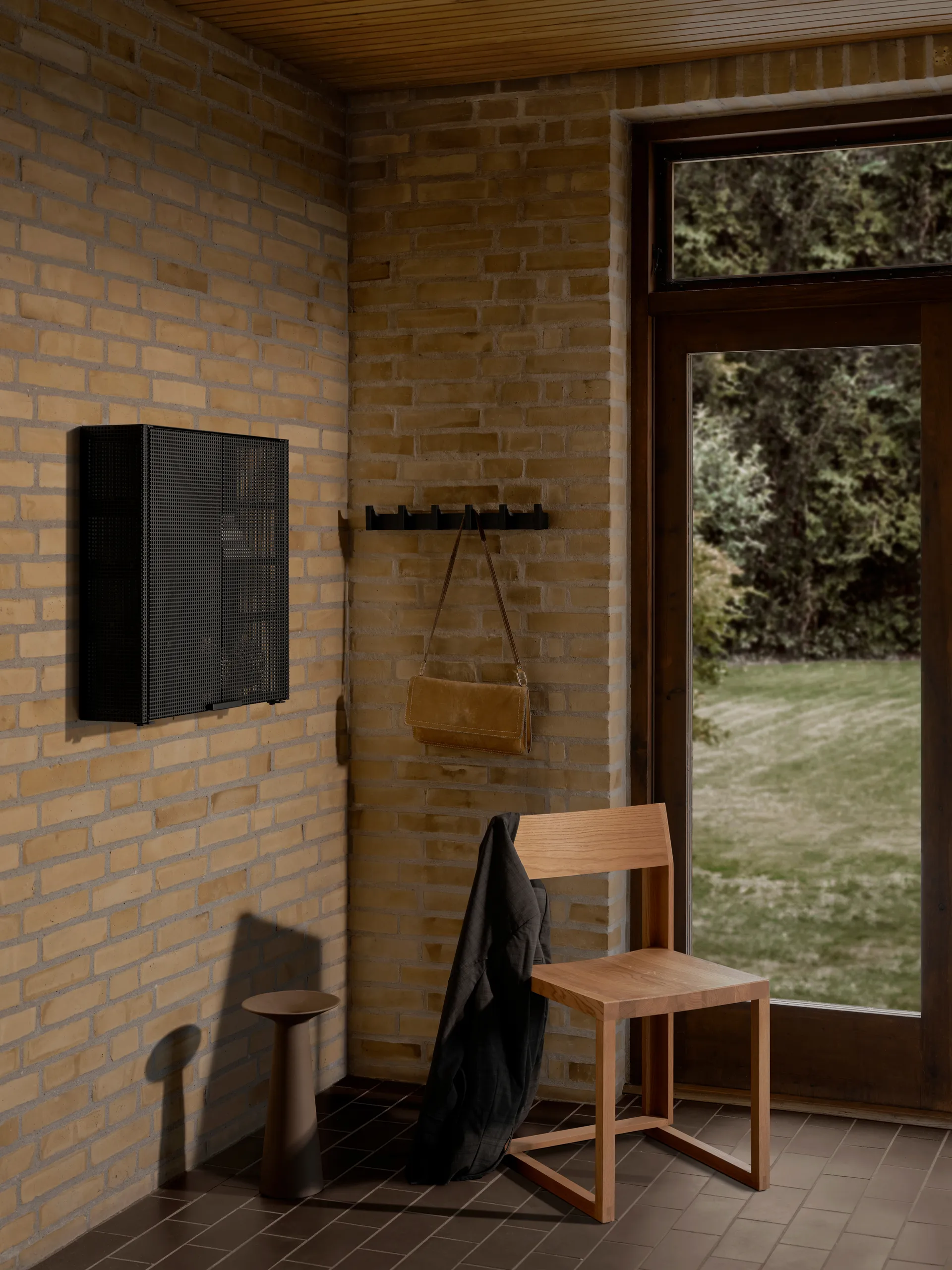 Perchero Column 49 cm, Roble lacado en negro Kristina Dam Studio