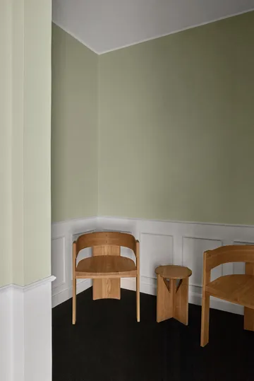 Silla Collector - Roblelacado en cálido tono-nogal - Kristina Dam Studio