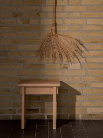 Taburete Artisan 30x40 cm - Roble lacado en tono cálido - Kristina Dam Studio