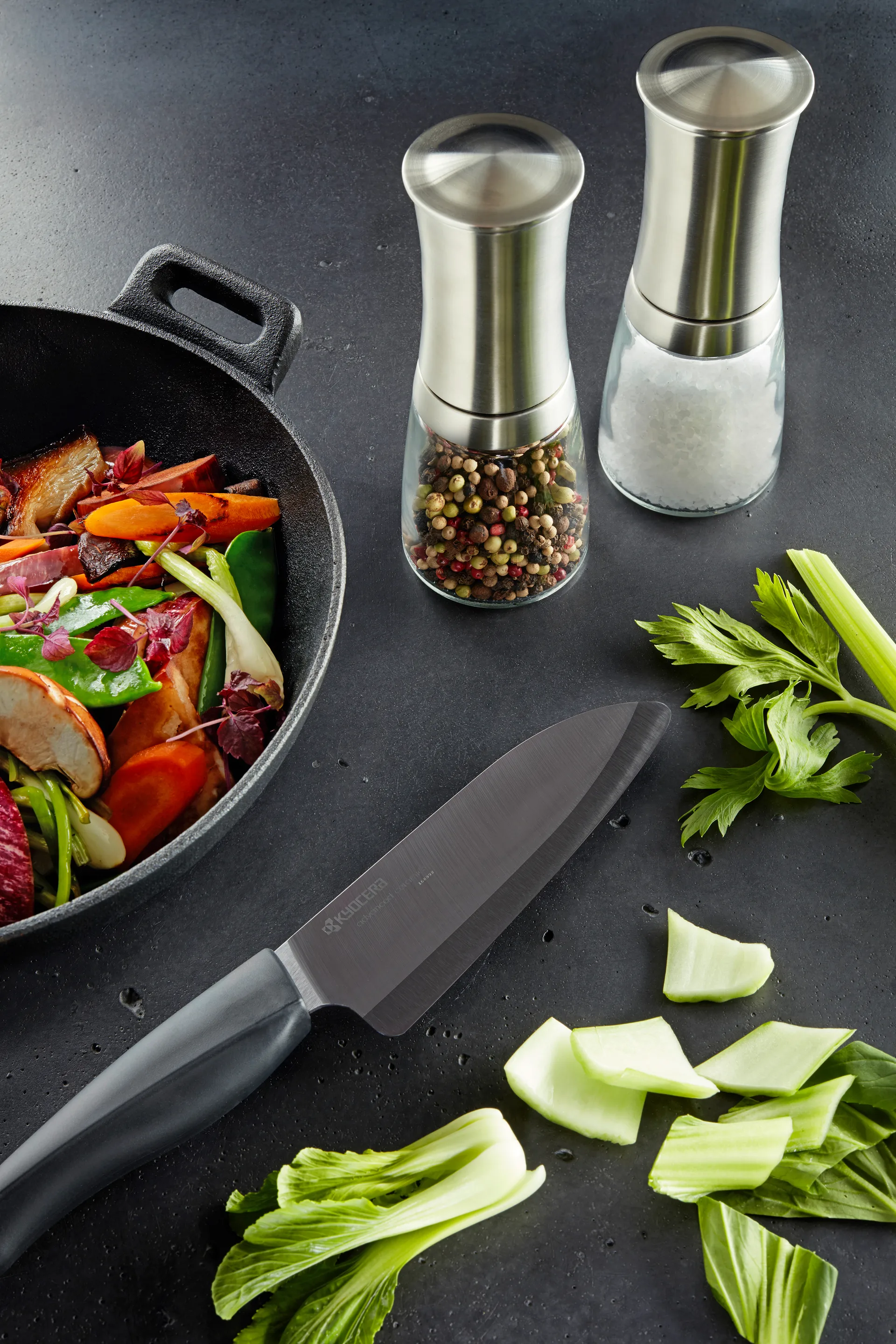 Molinillo de especias de cerámica con recipiente de vidrio Kyocera, 21 cm Kyocera