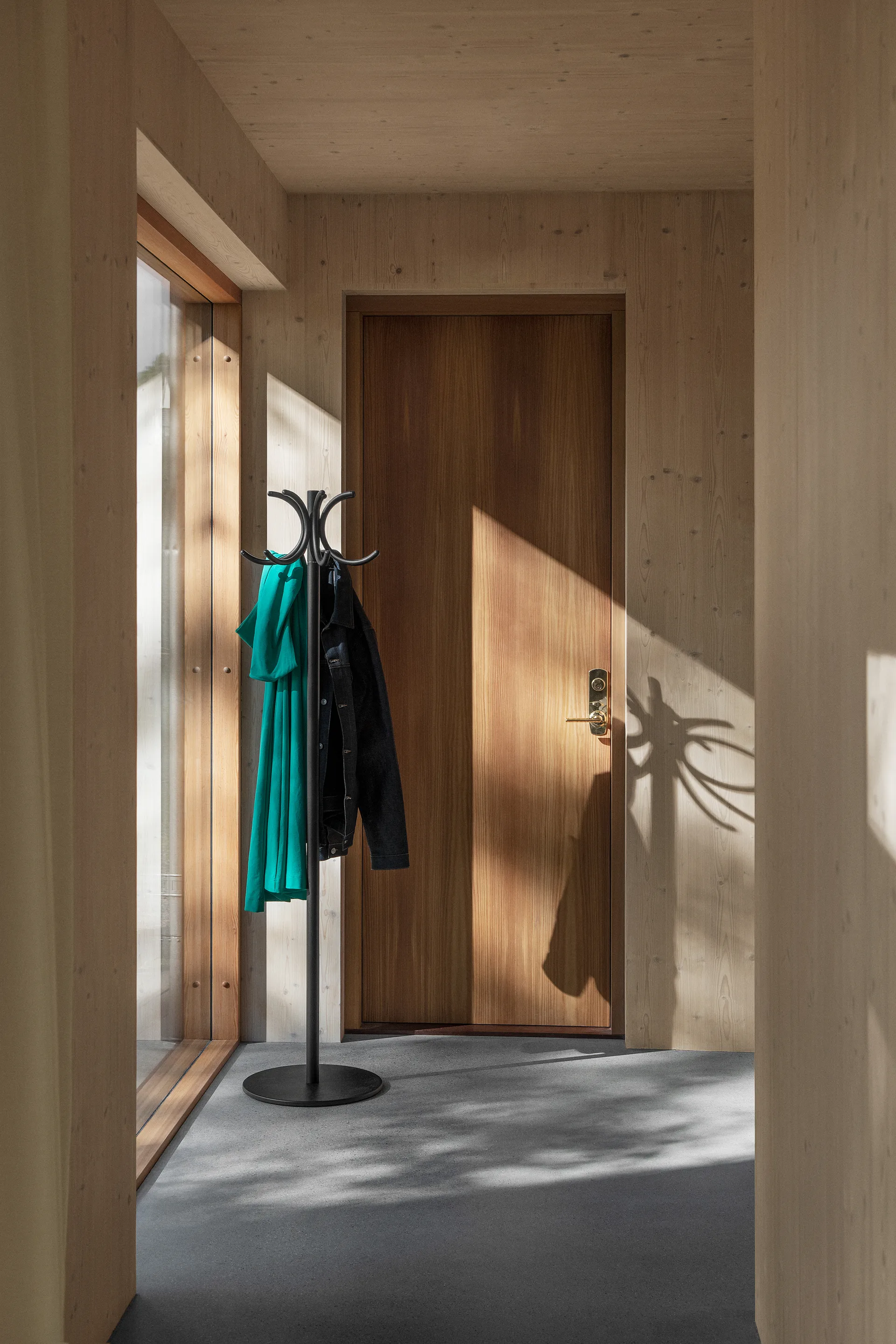 Perchero S70-12 , Textura negra Lammhults