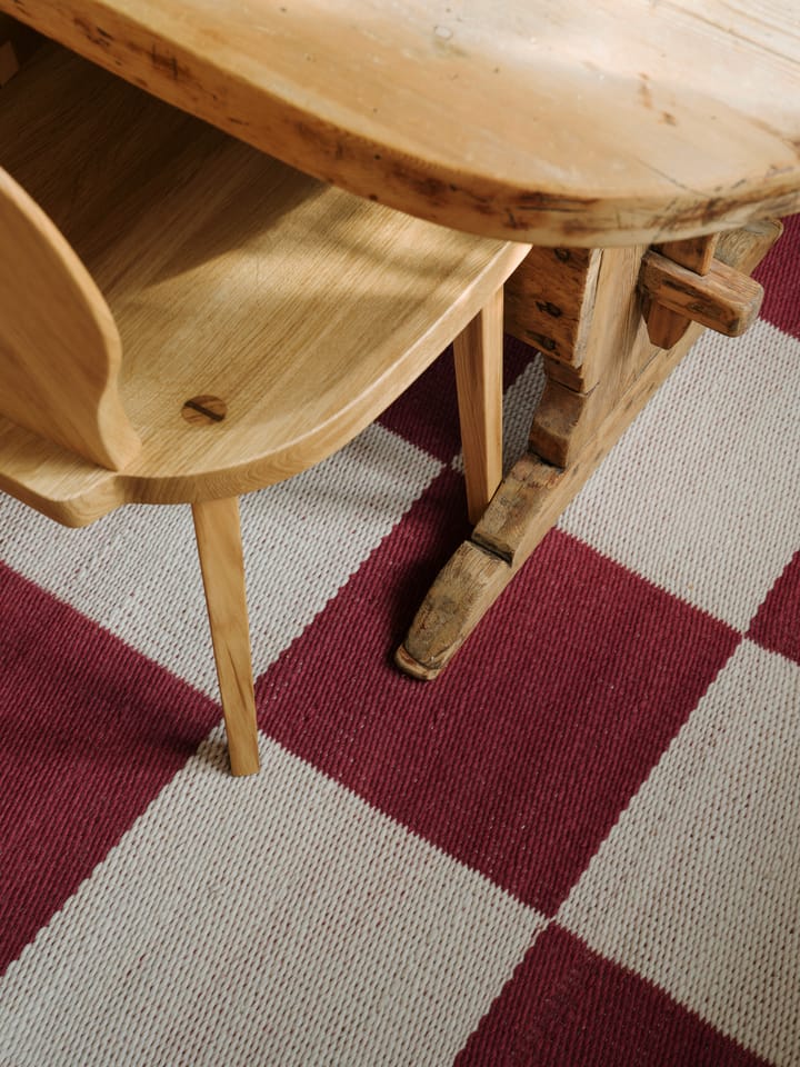 Alfombra de lana Chess, Burgundy, 140x200 cm Layered