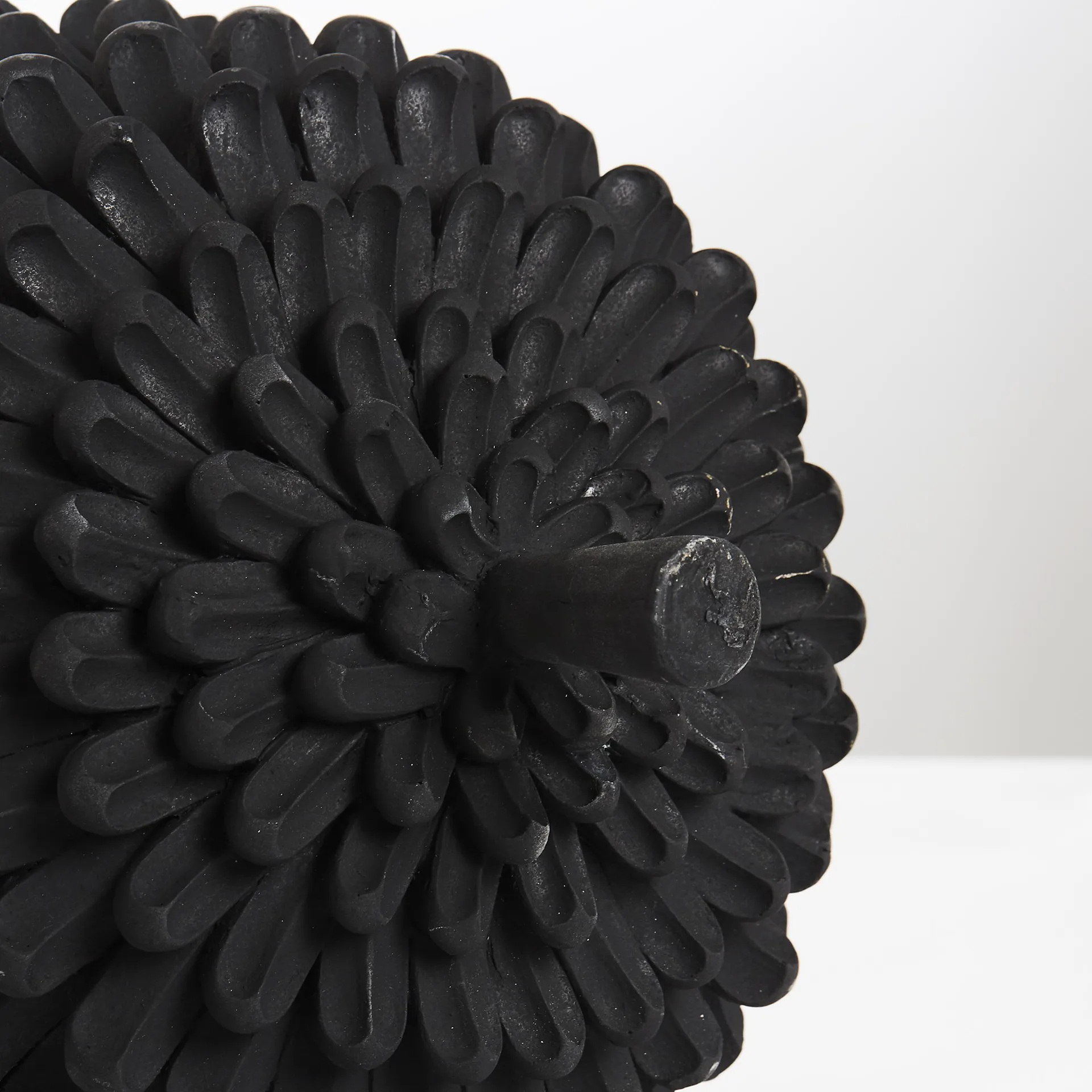 Adorno Serafina piña tumbada 16 cm, negro Lene Bjerre
