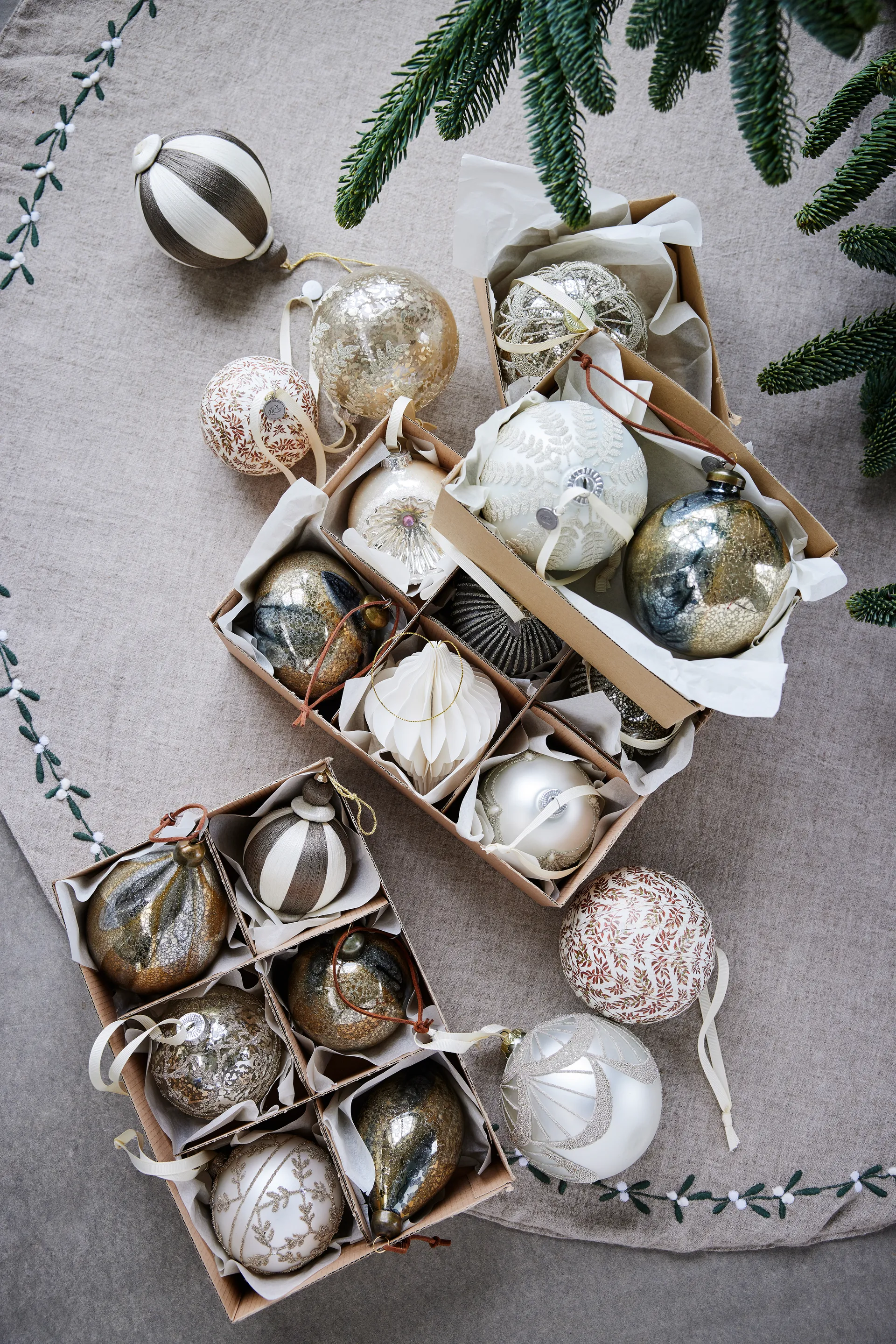 Bola de Navidad Agnes Ø8 cm, Off-white-brown Lene Bjerre