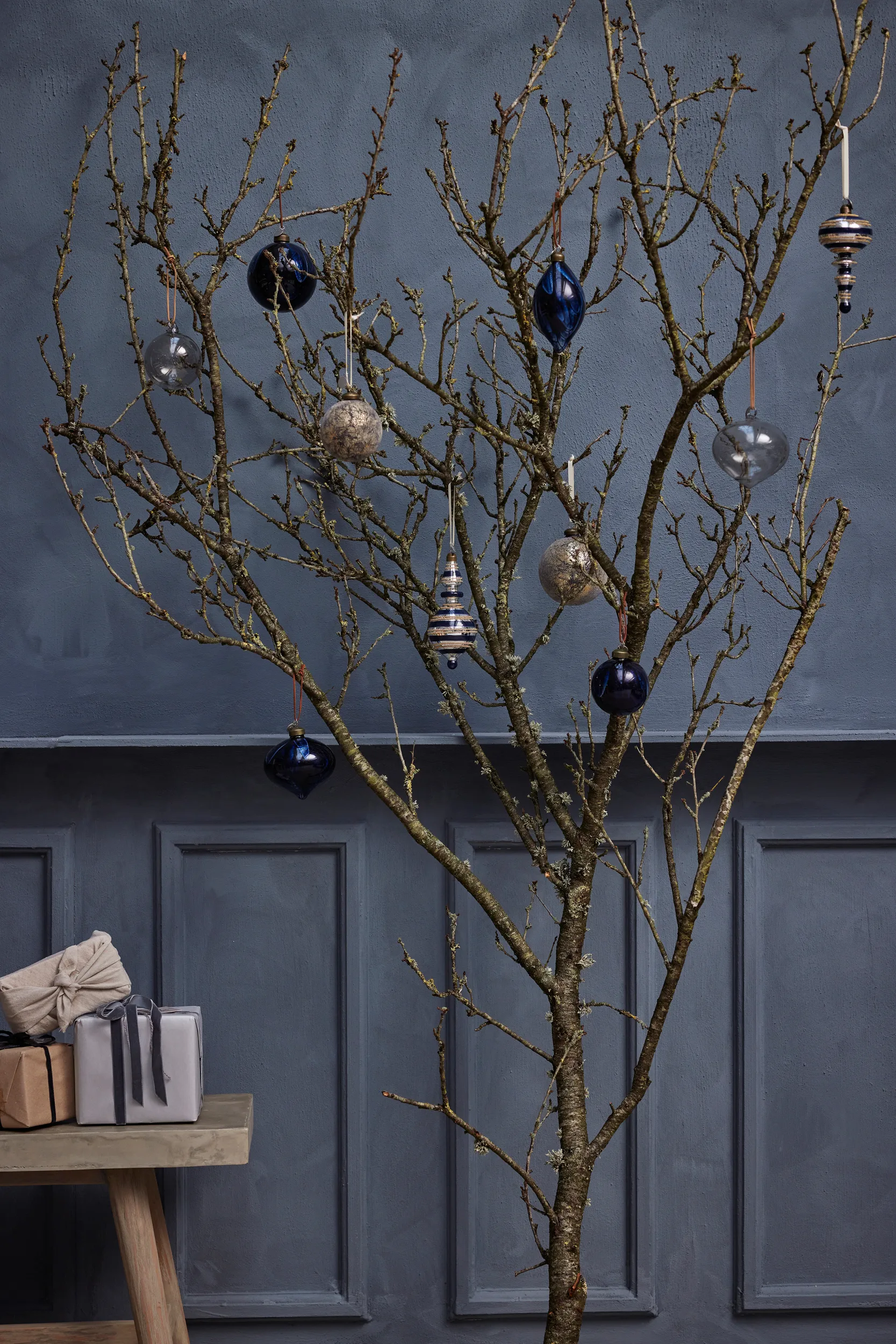 Bola de Navidad Clearena Ø10 cm, Azul oscuro-dorado Lene Bjerre