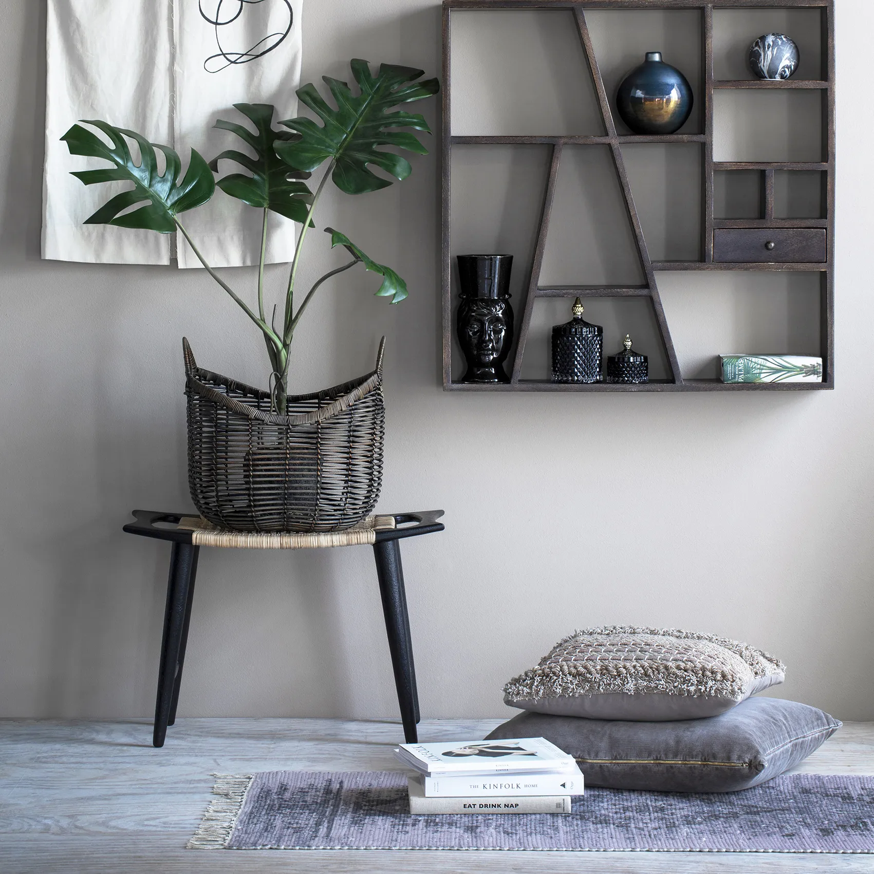 Bote de almacenaje con tapa Miya Ø10,5 cm, gris oscuro / negro Lene Bjerre