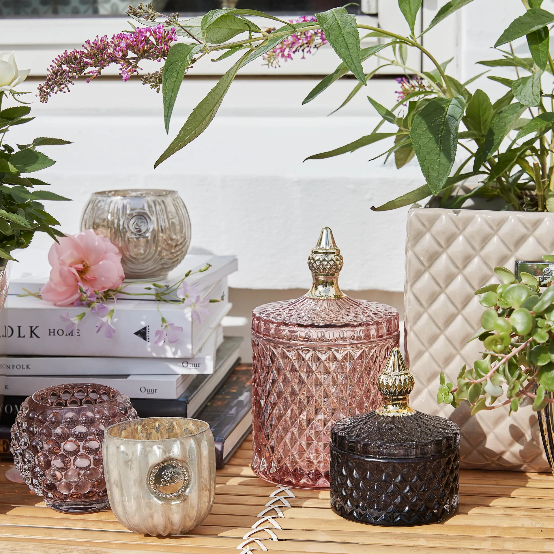 Bote de almacenaje con tapa Miya fØ8,5 cm, gris oscuro Lene Bjerre