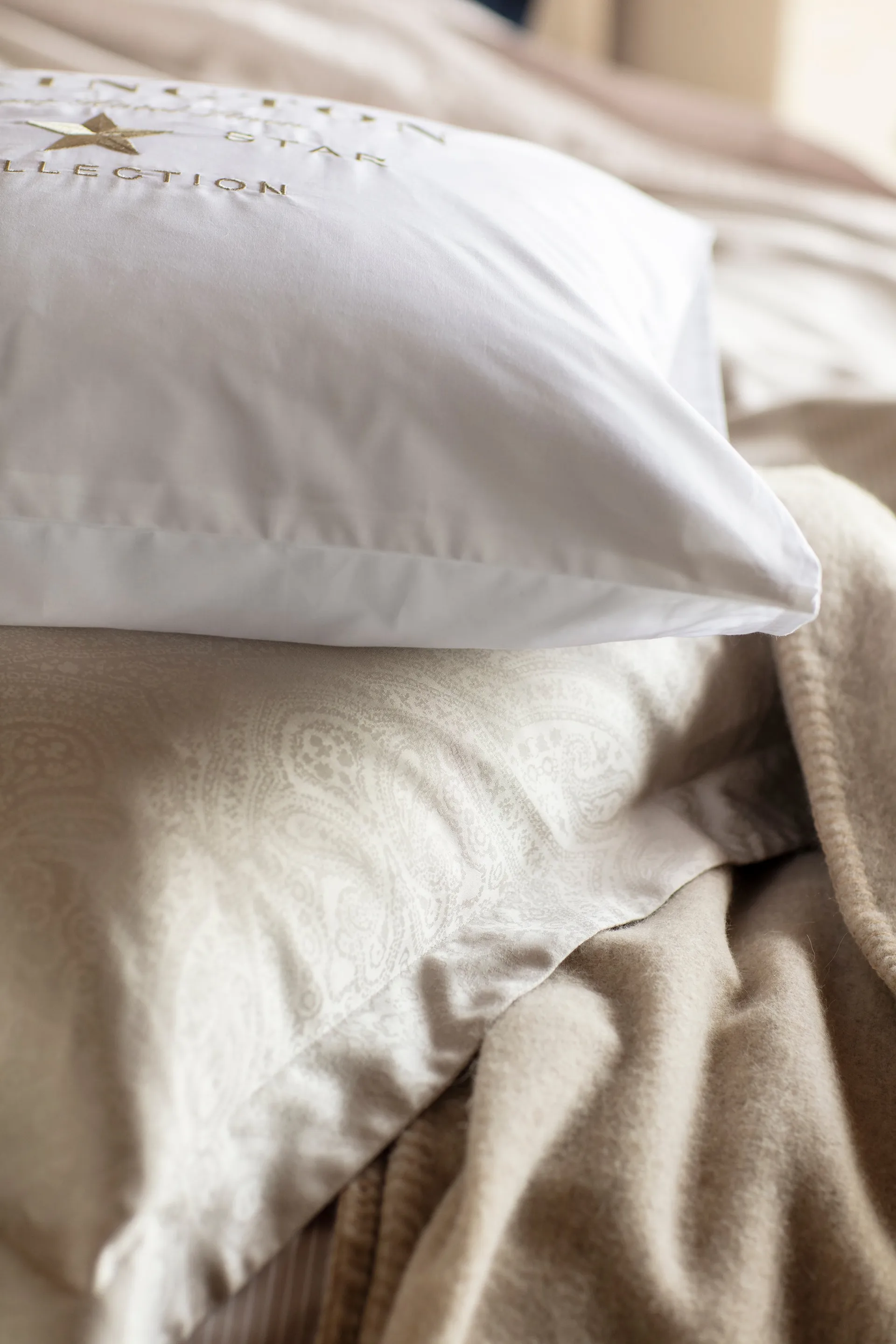 Funda de almohada Hotel Embroidery 50x60 cm, blanco-beige claro Lexington