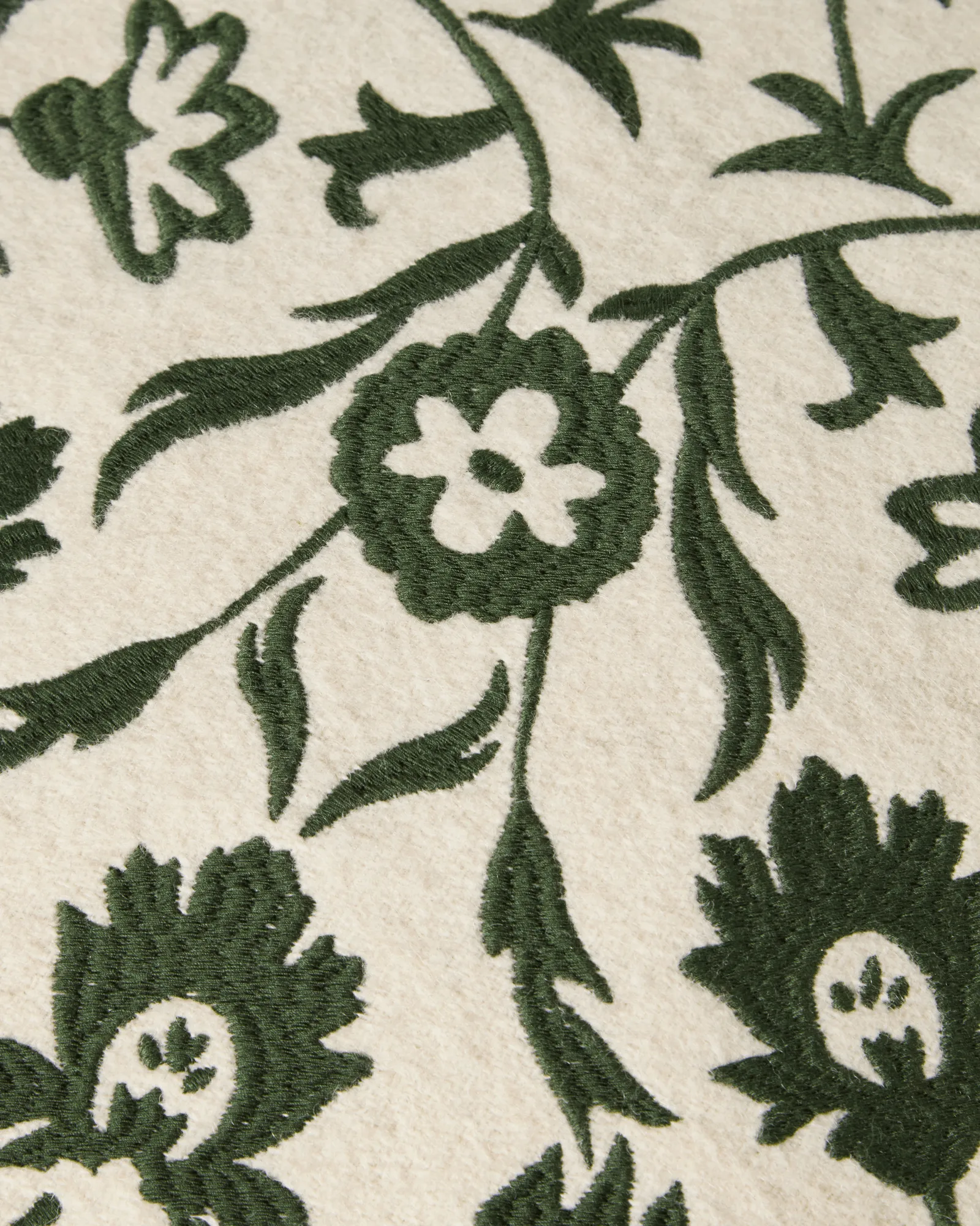 Funda de cojín Flower Embroidered Wool Mix 50x50 cm, Light beige-green Lexington