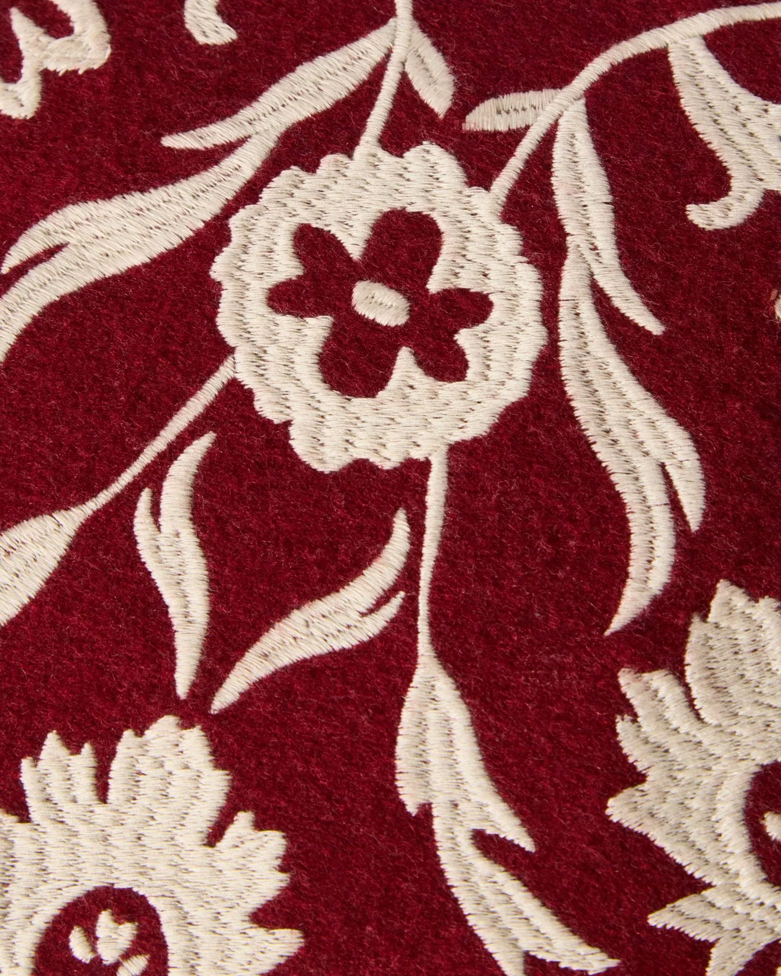 Funda de cojín Flower Embroidered Wool Mix 50x50 cm, Red-Light beige Lexington