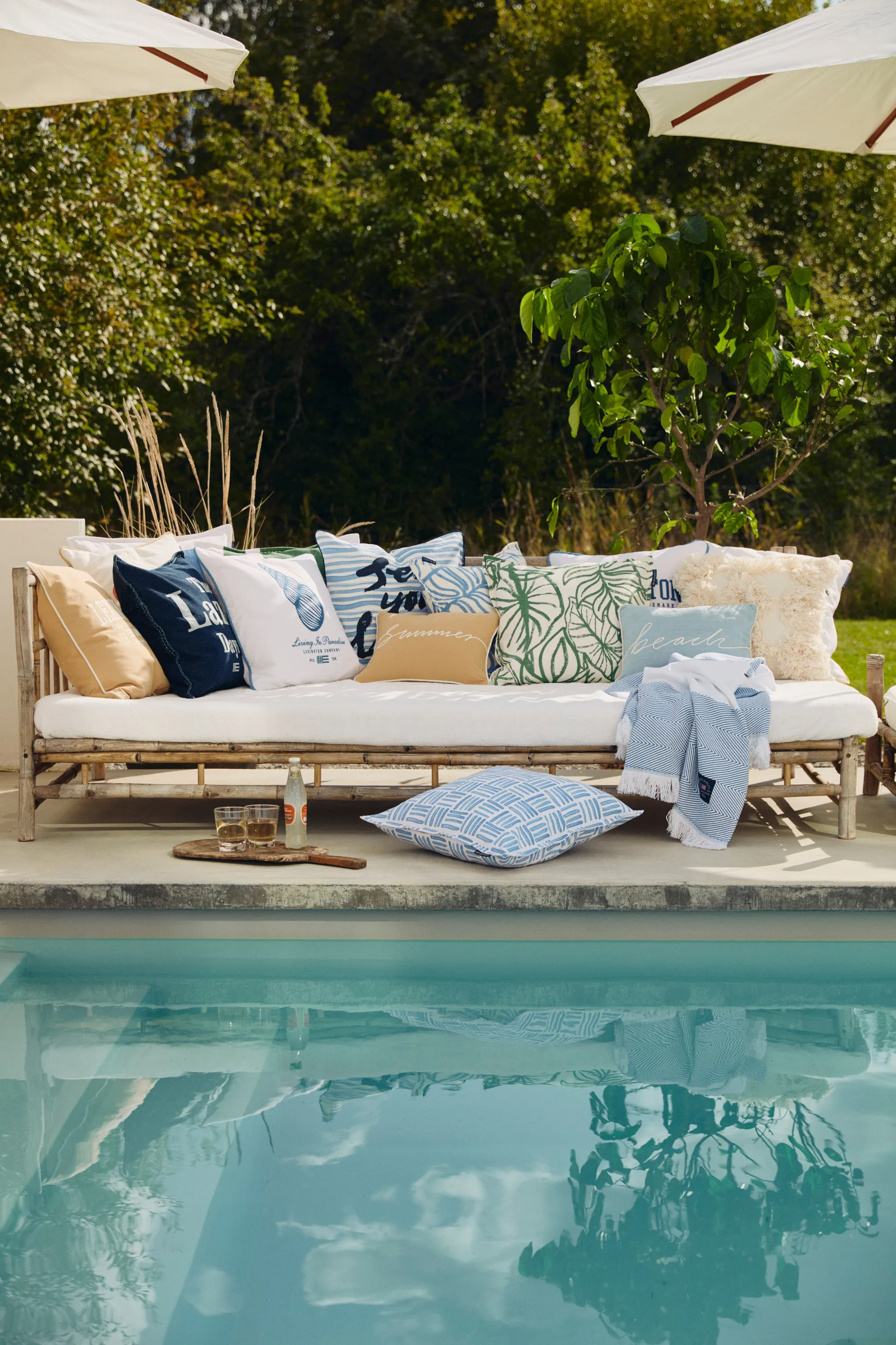 Funda de cojín Graphic Printed Cotton Canvas 50x50 cm, Blue-White Lexington