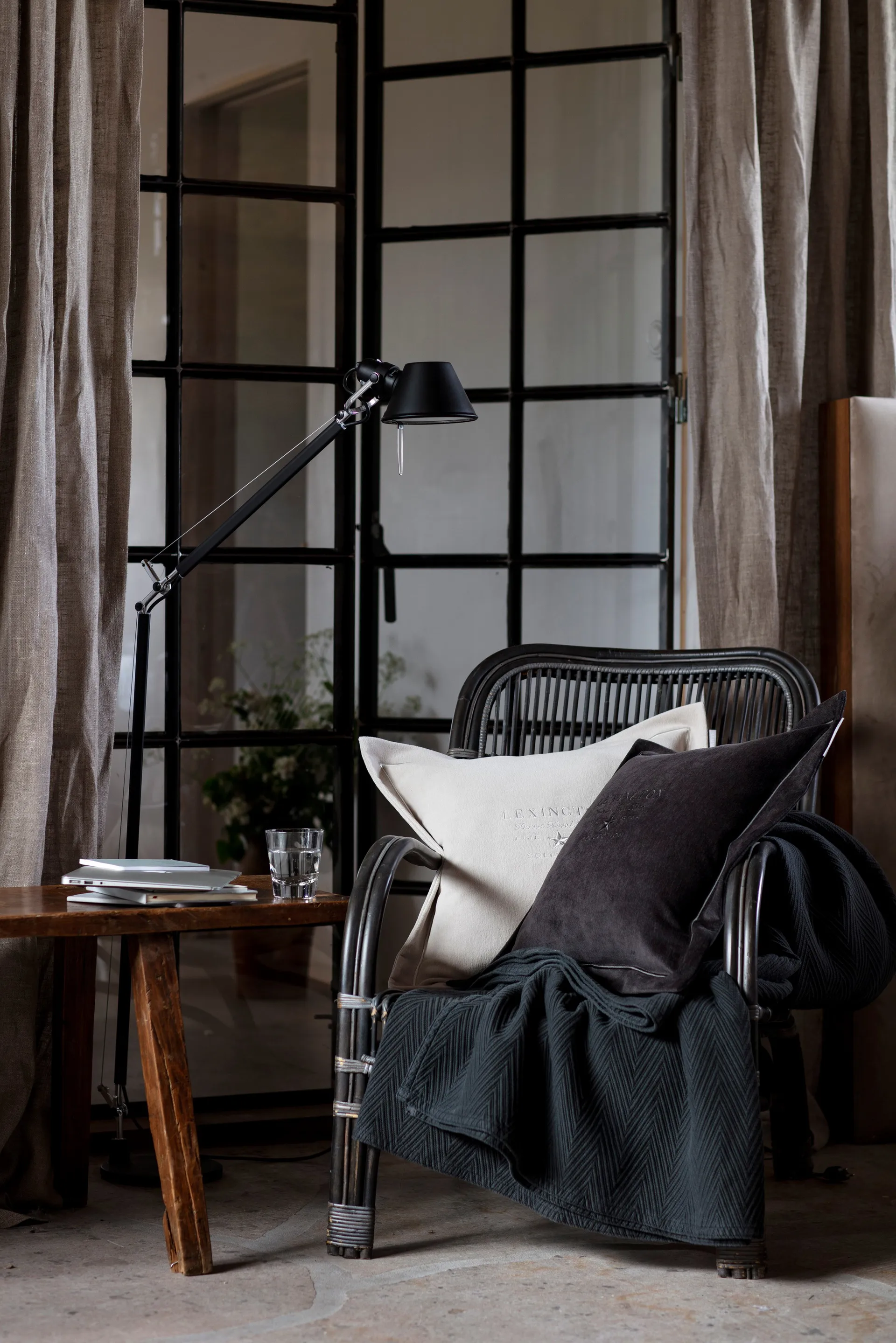 Funda de cojín Hotel Velvet 50x50 cm, gris oscuro Lexington