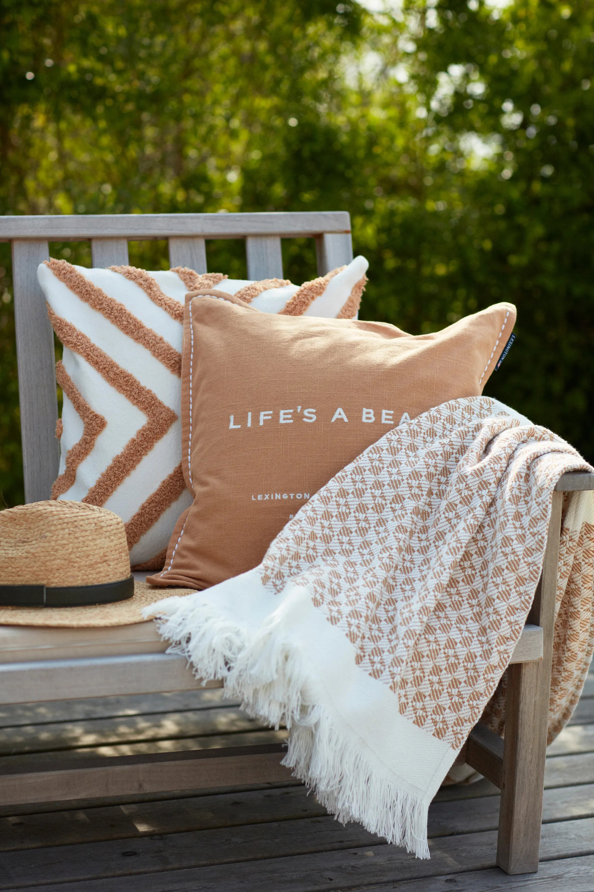 Funda de cojín Life's A Beach Embroidered 50x50 cm, Beige-blanco Lexington