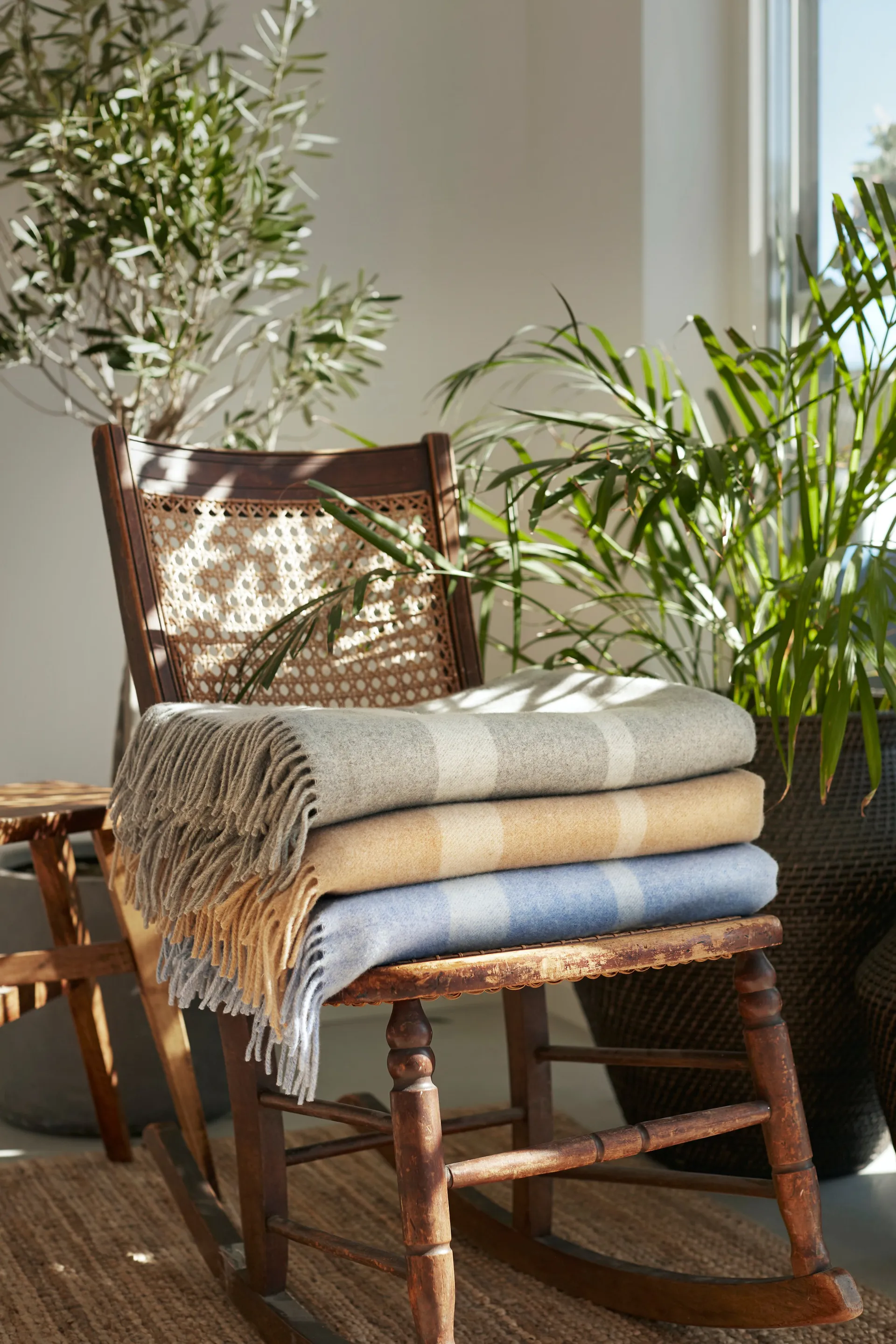 Manta de lana Hotel Wool 130x170 cm, gris-blanco Lexington