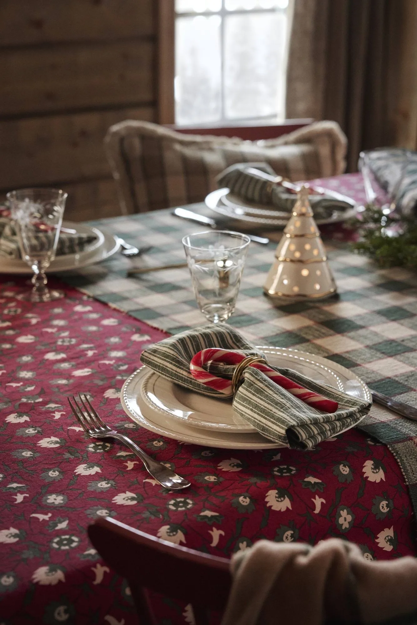 Mantel Checked Cotton Linen 150x350 cm, Green-light beige-red Lexington