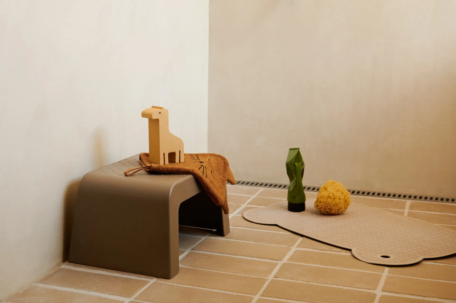 Alfombra de bañera Sailor 34x55 cm, Mr bear sandy Liewood