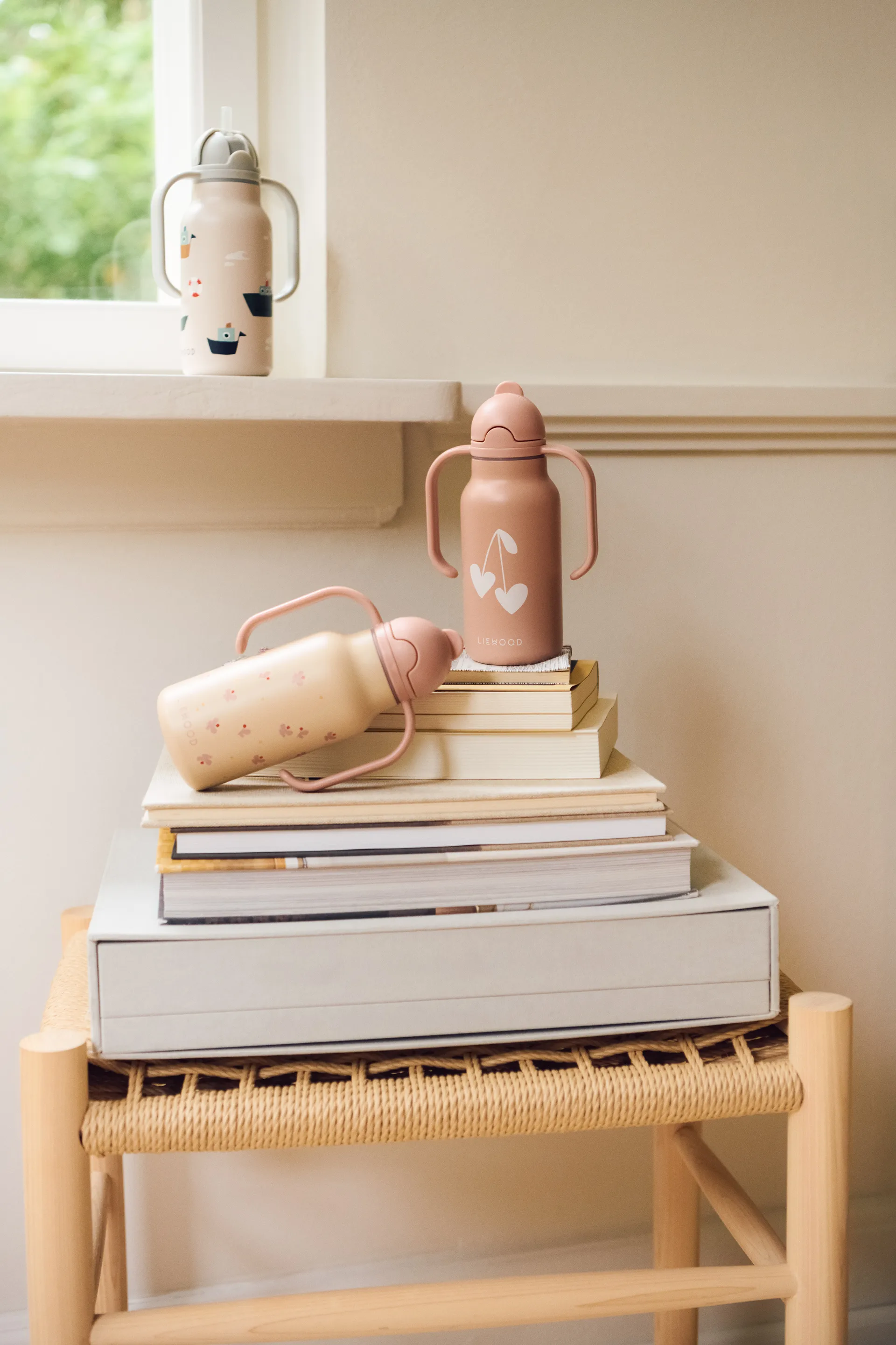 Botella de agua Kimmie 25 cl, Mini Butterfly-apple blossom Liewood