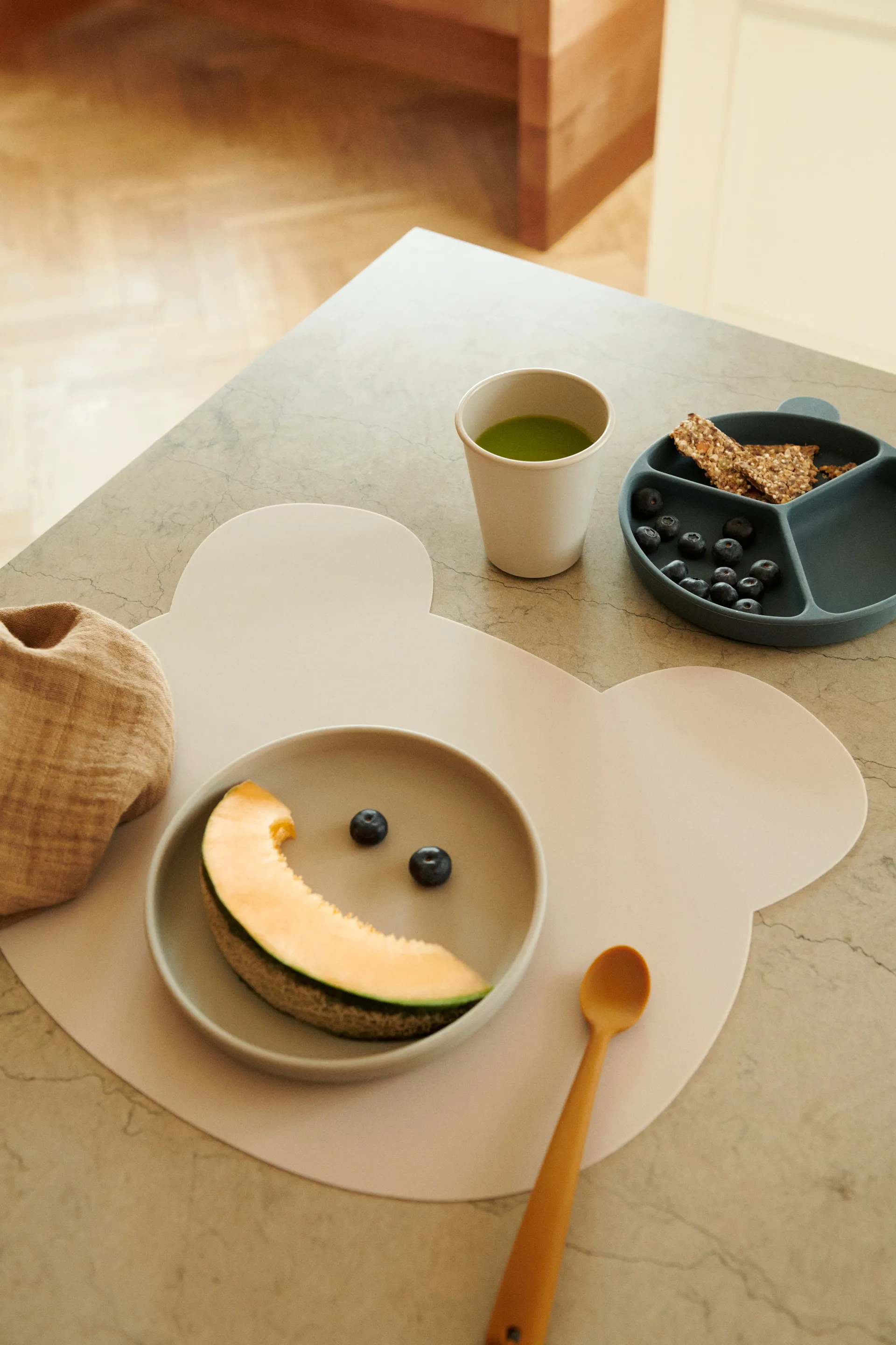 Plato infantil Stacy delad 2-pack, Sea blue-Whale blue Liewood