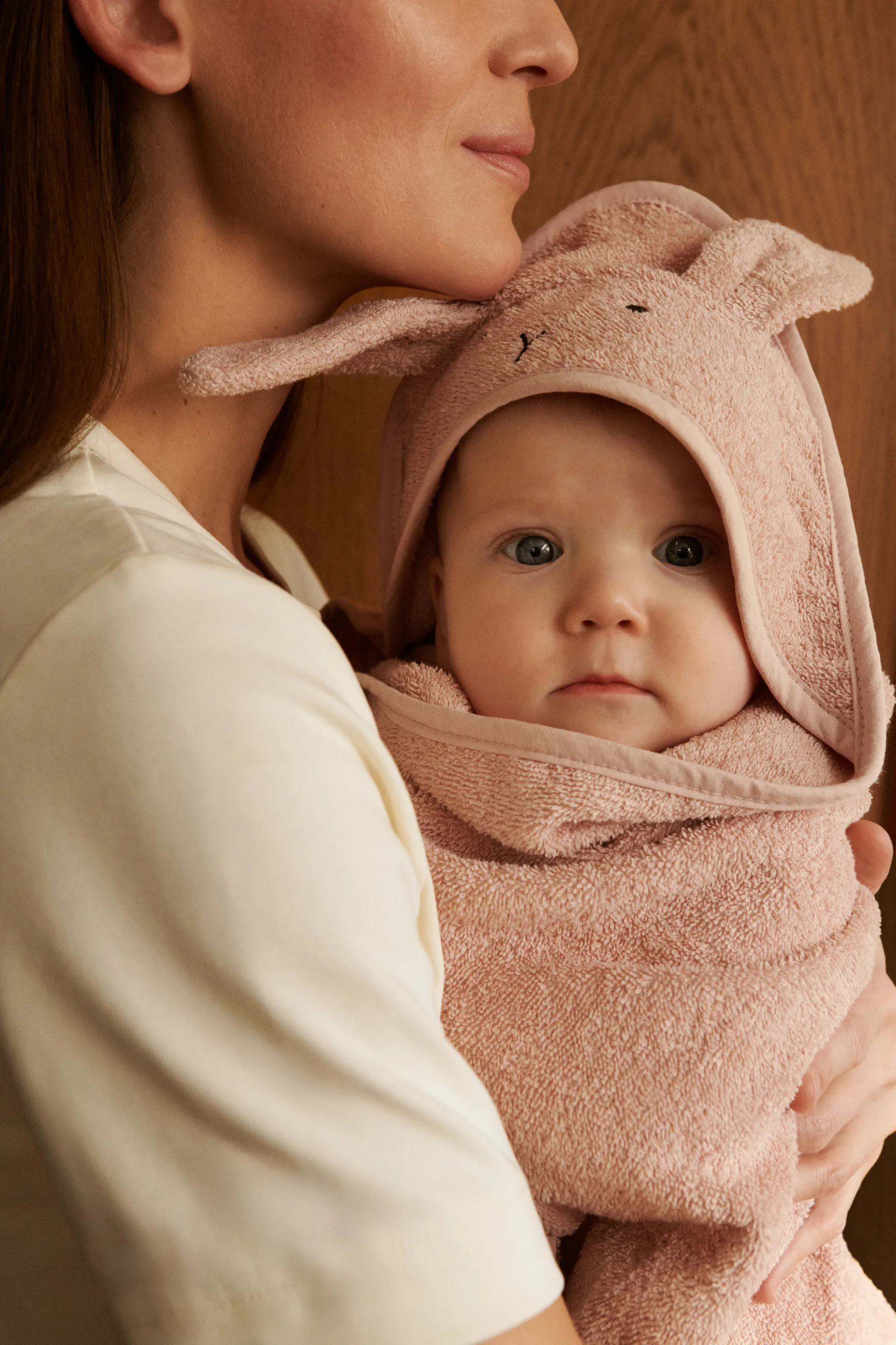 Toalla con capucha Albert 70x70 cm, Rabbit rose Liewood