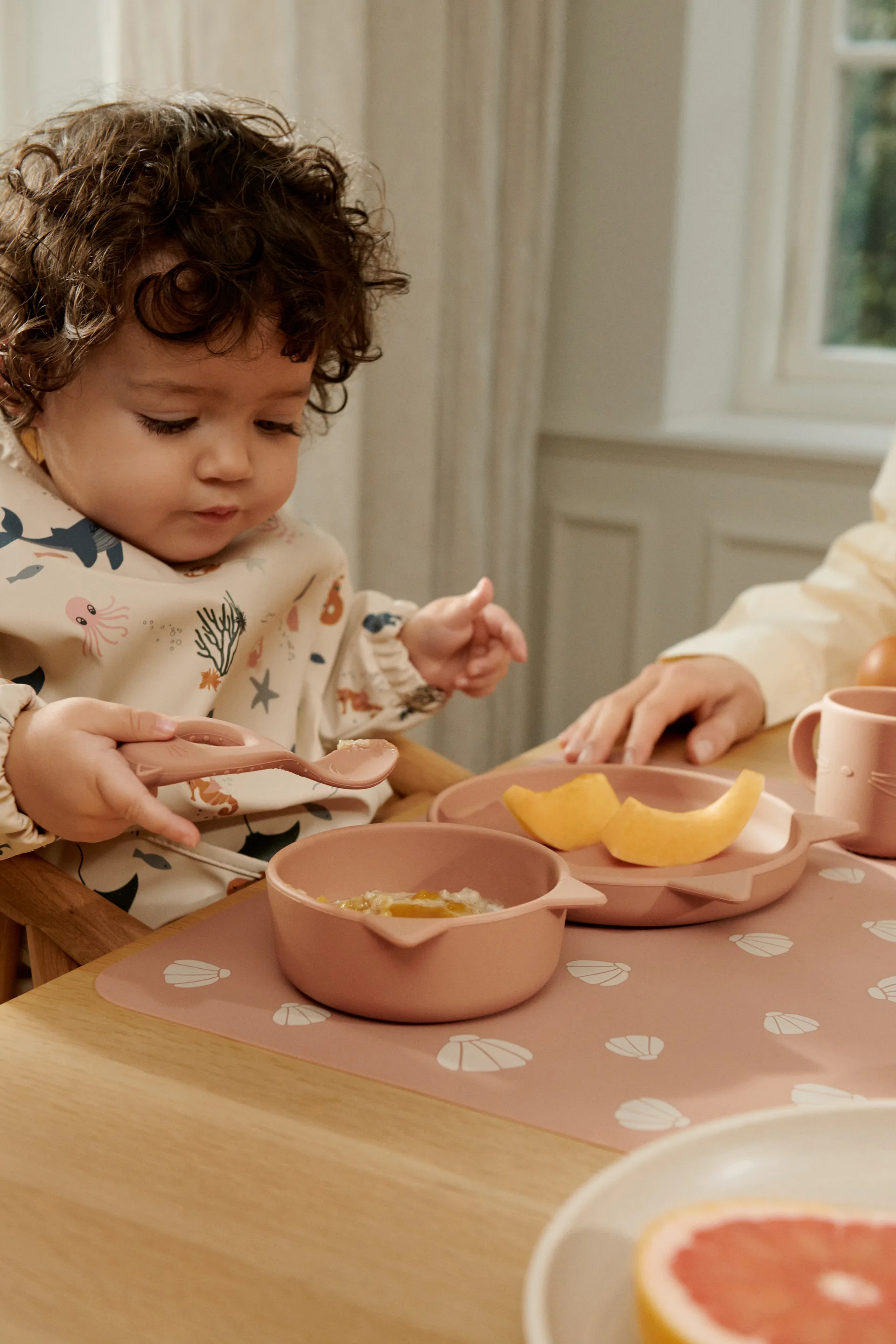 Vajilla de silicona Vivi 4 piezas, Cat dark rose Liewood