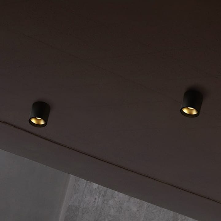 Foco Solo Round, Black/gold, 3000 kelvin Light-Point