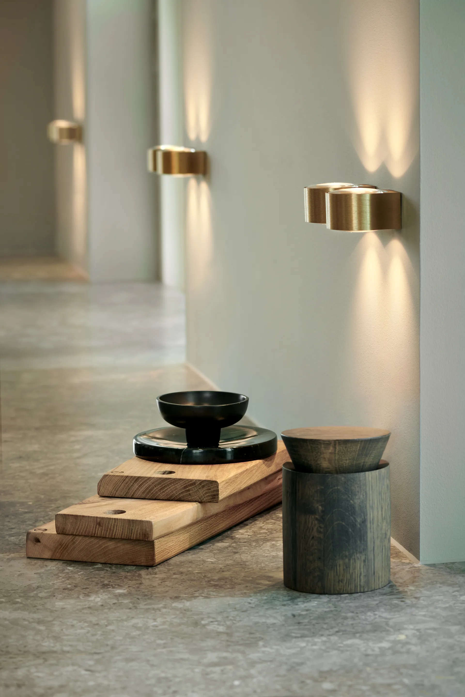 Lámpara de pared Orbit W1 2700K, Latón Light-Point