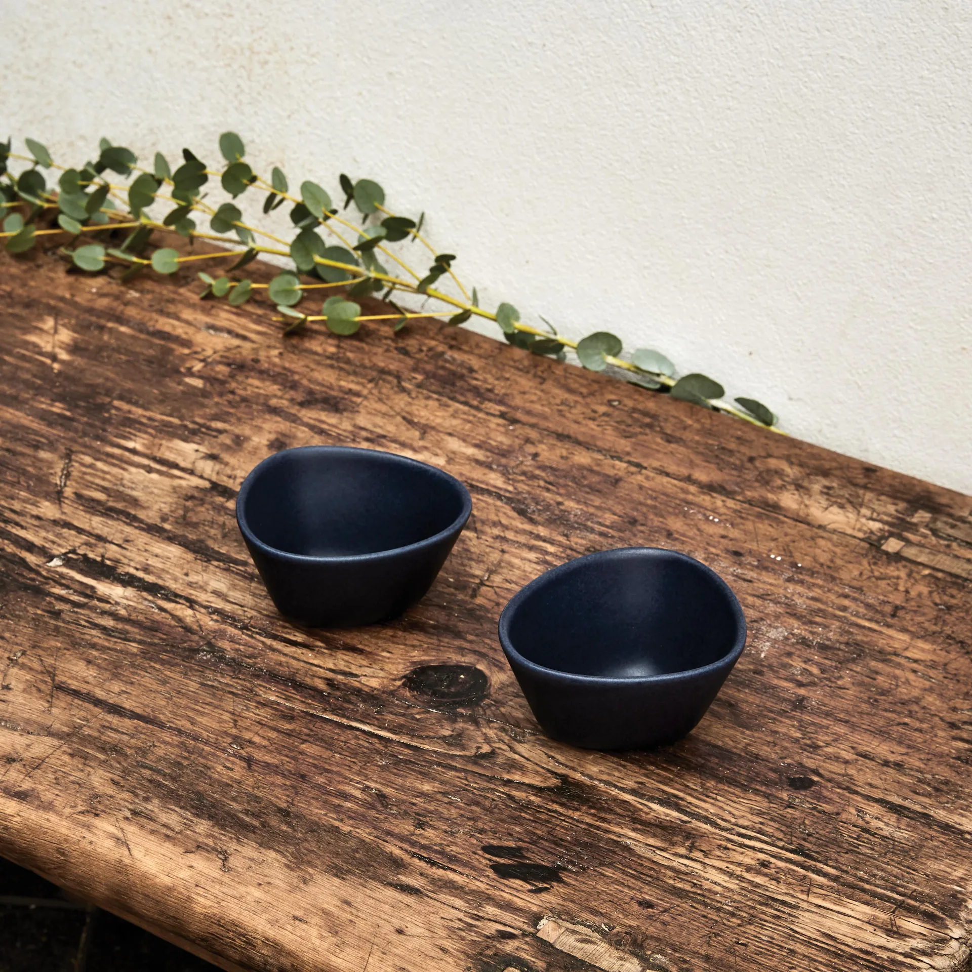2 Boles Curve Stoneware, azul marino LIND DNA