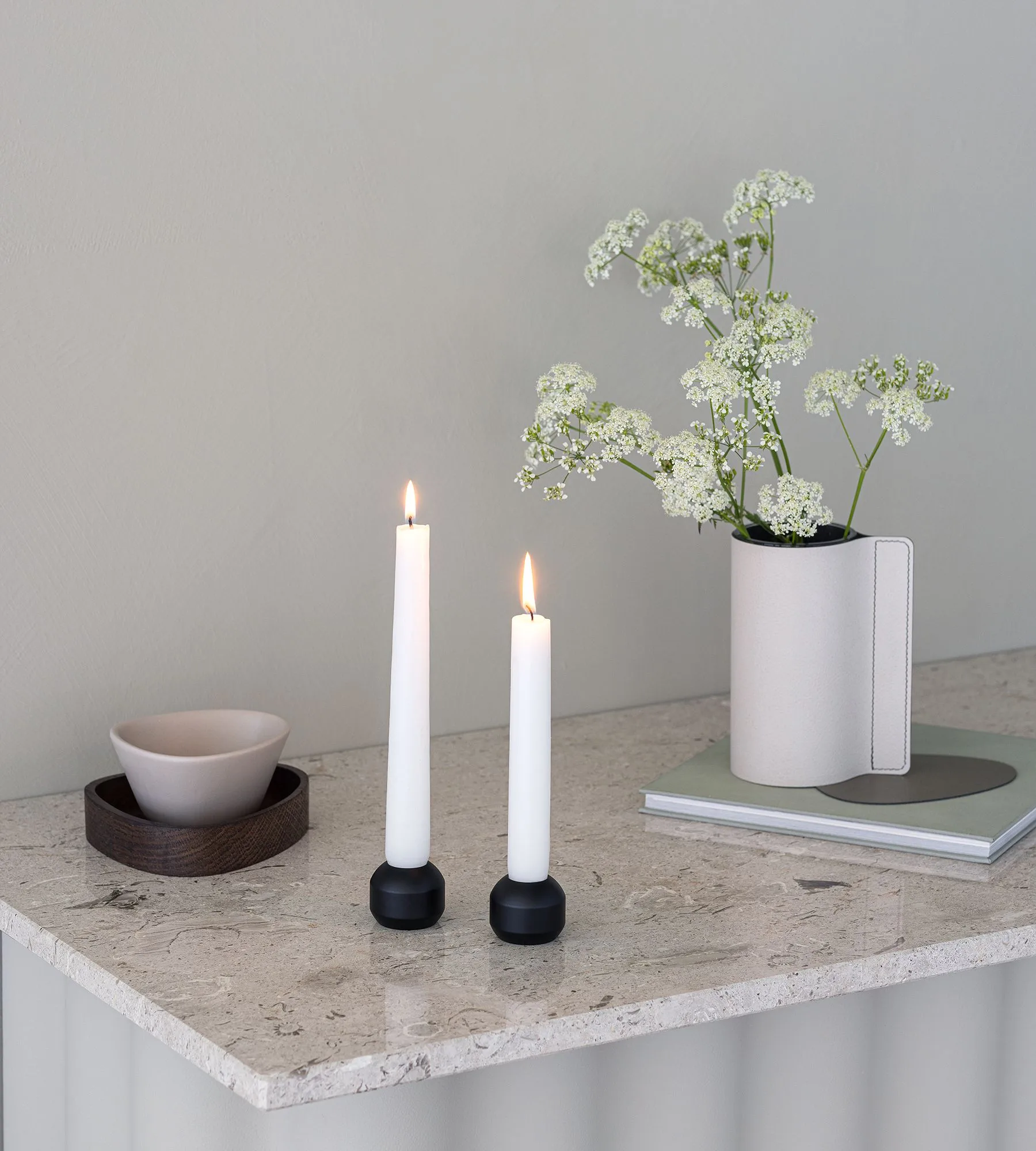 2 Candelabros Silhouette 34, Black LIND DNA