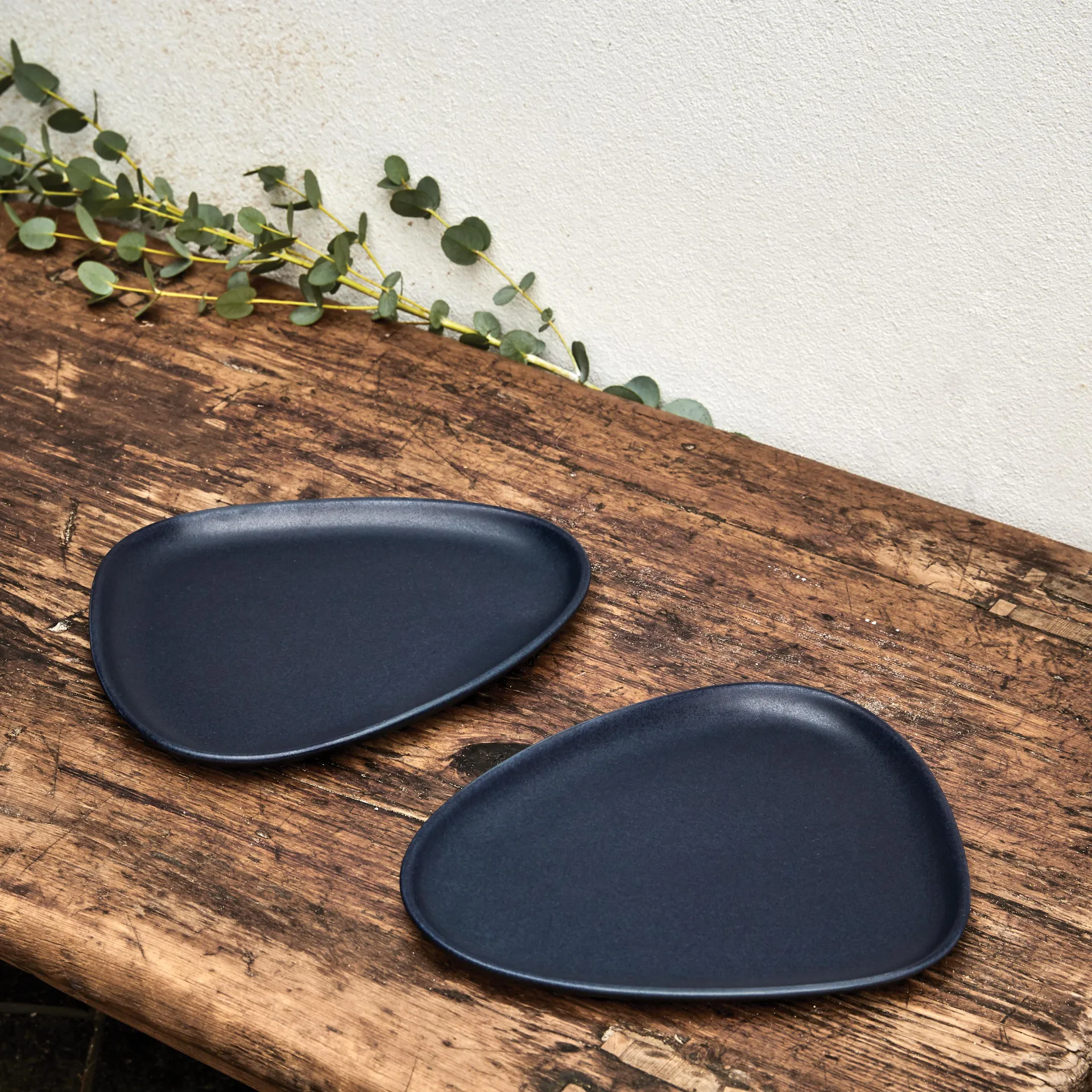 2 Platos de lunch Curve Stoneware, azul marino LIND DNA
