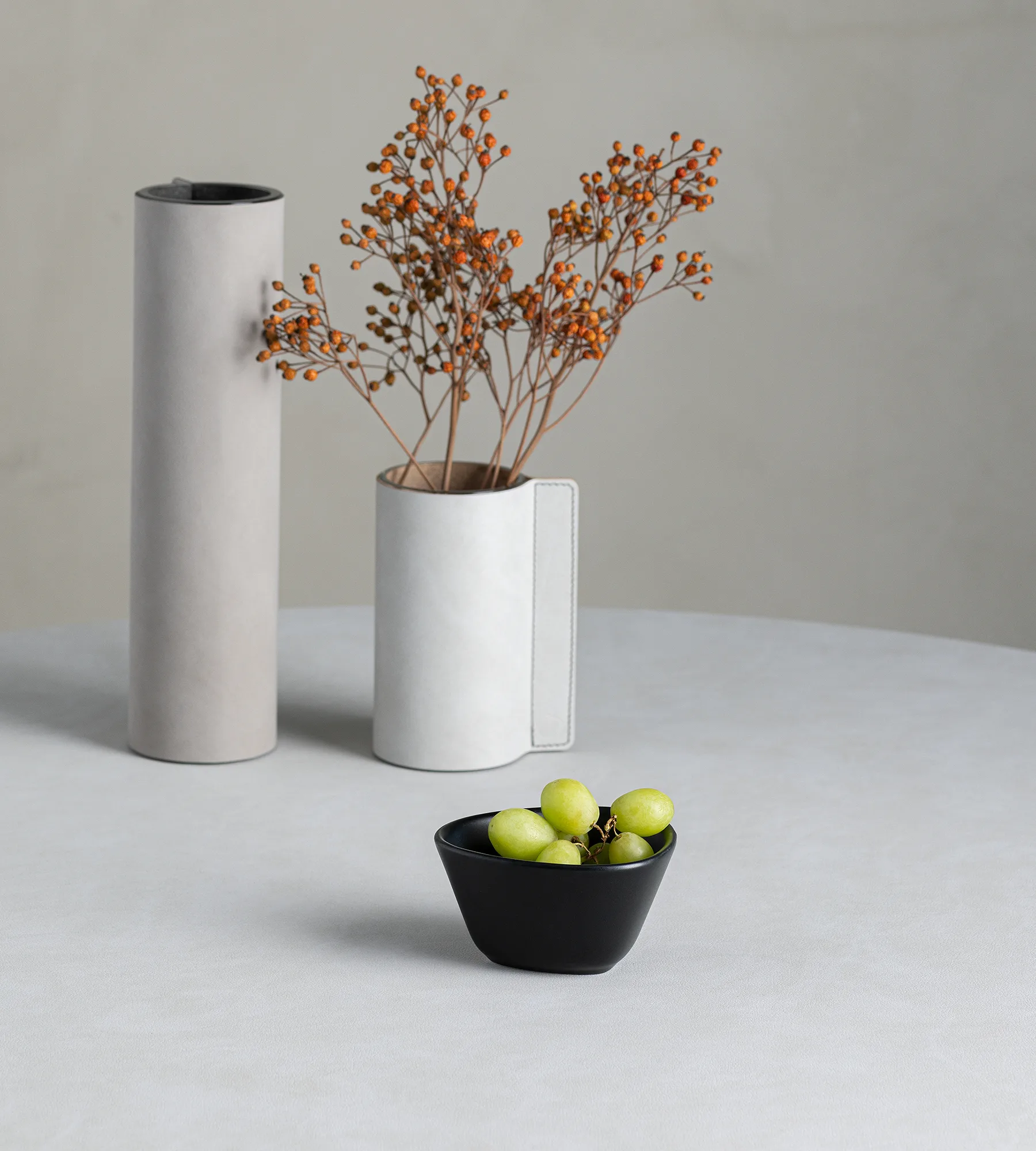 Bol Curve Stoneware S 10x11 cm, Black LIND DNA