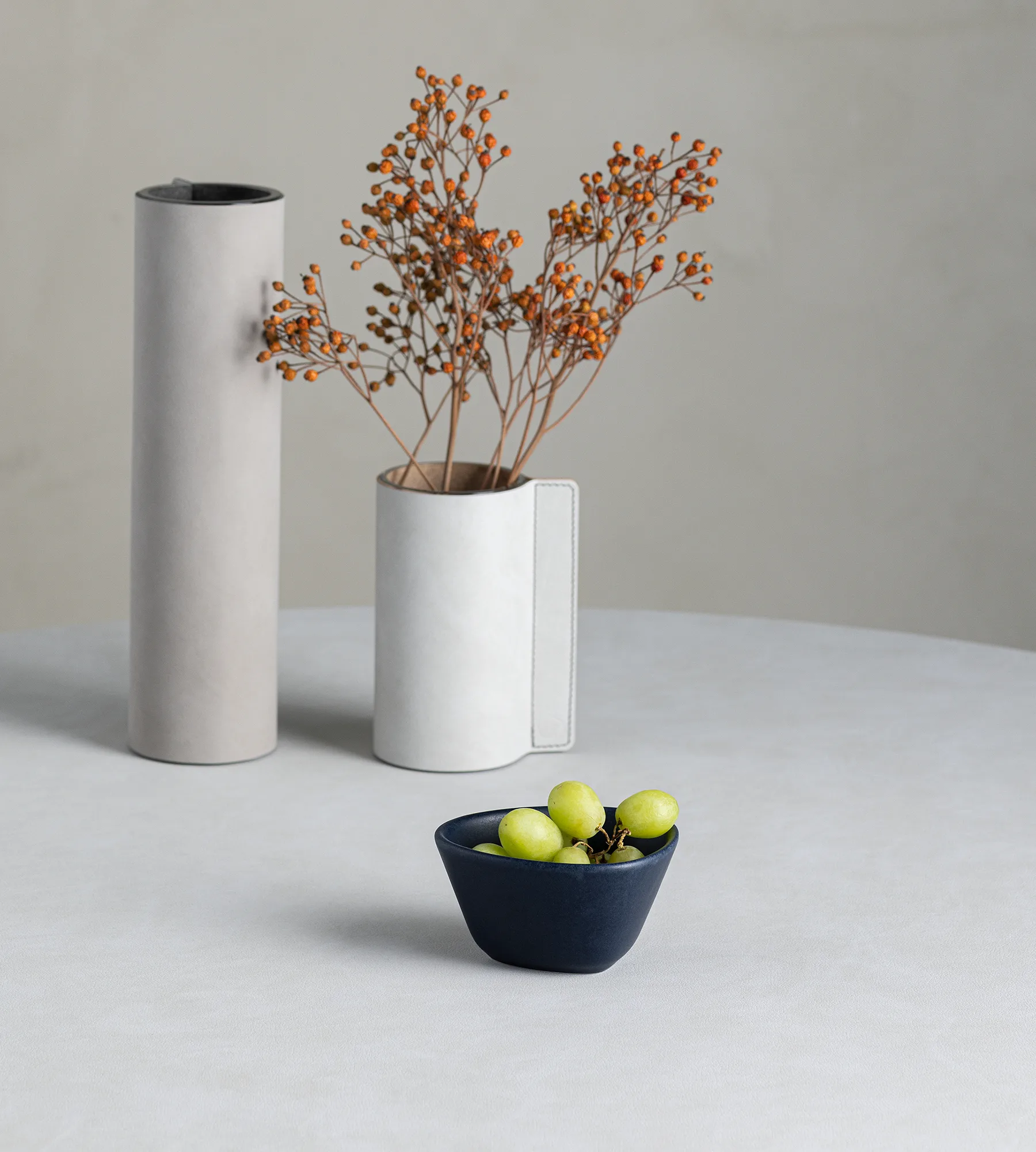 Bol Curve Stoneware S 10x11 cm, Navy blue LIND DNA