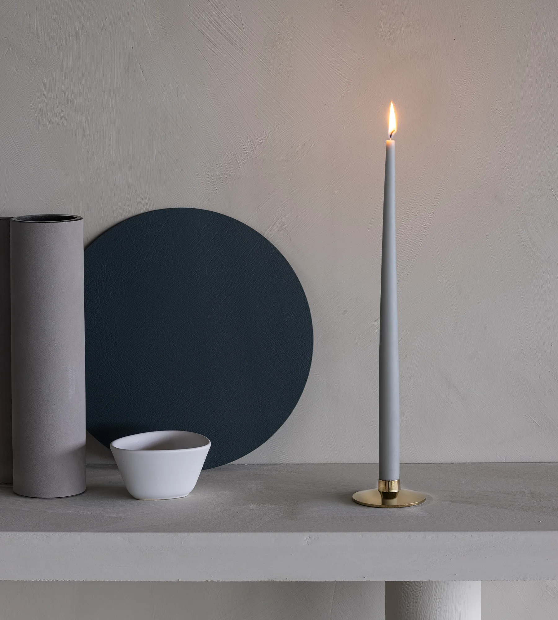 Candelabro Curve, Gold, plinth LIND DNA