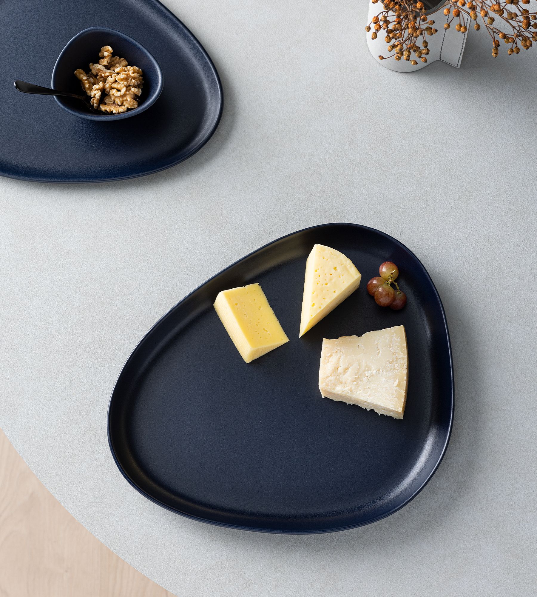 Fuente de servir Curve Stoneware 30x35 cm, Navy blue LIND DNA
