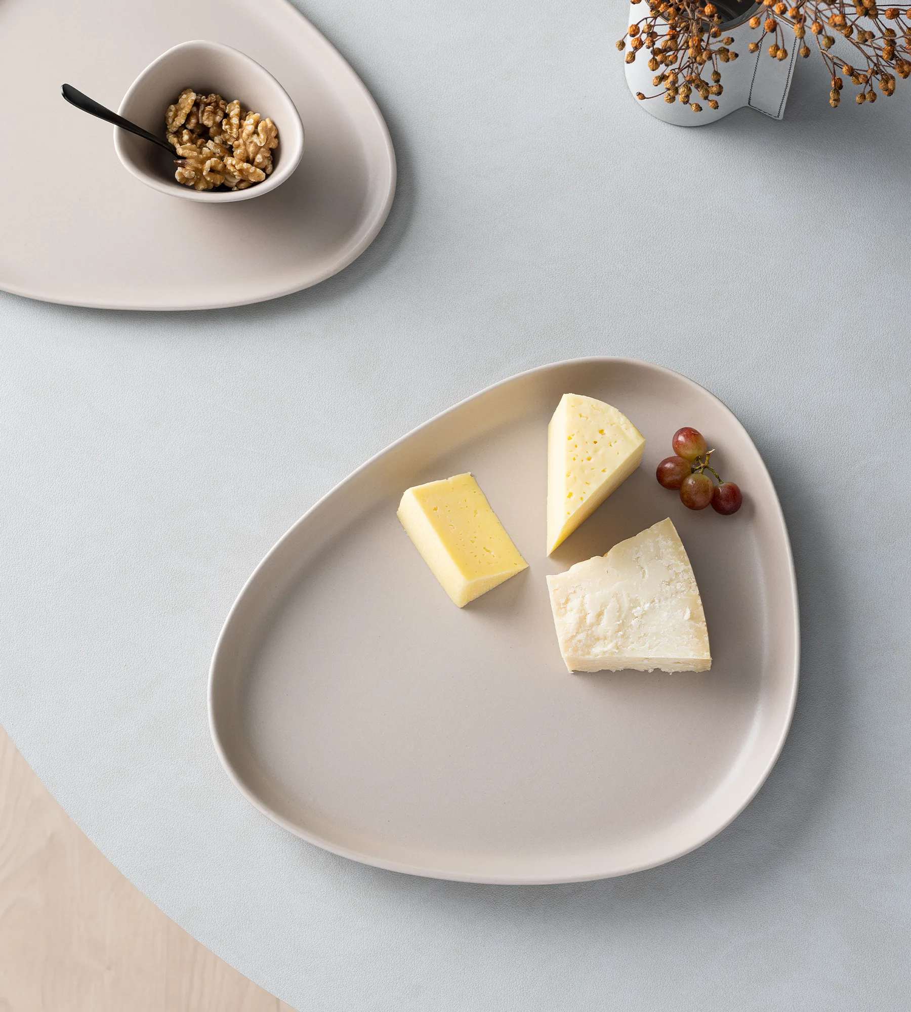 Fuente de servir Curve Stoneware 30x35 cm, Sand LIND DNA