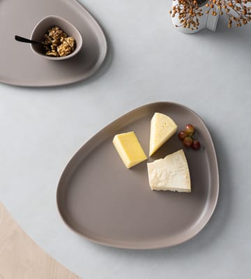 Fuente de servir Curve Stoneware 30x35 cm - Warm Grey - LIND DNA