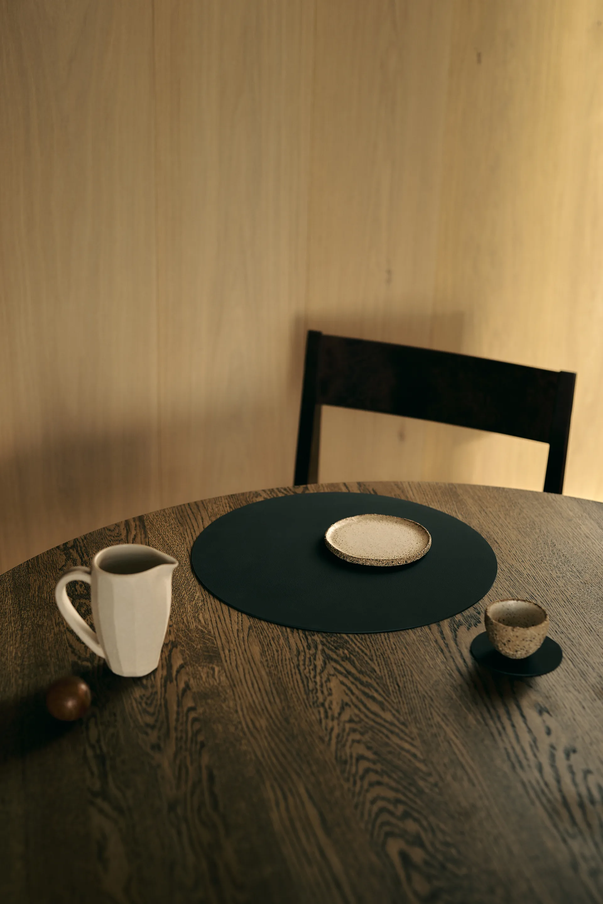 Mantel individual Nupo, Black ink, circle, L LIND DNA