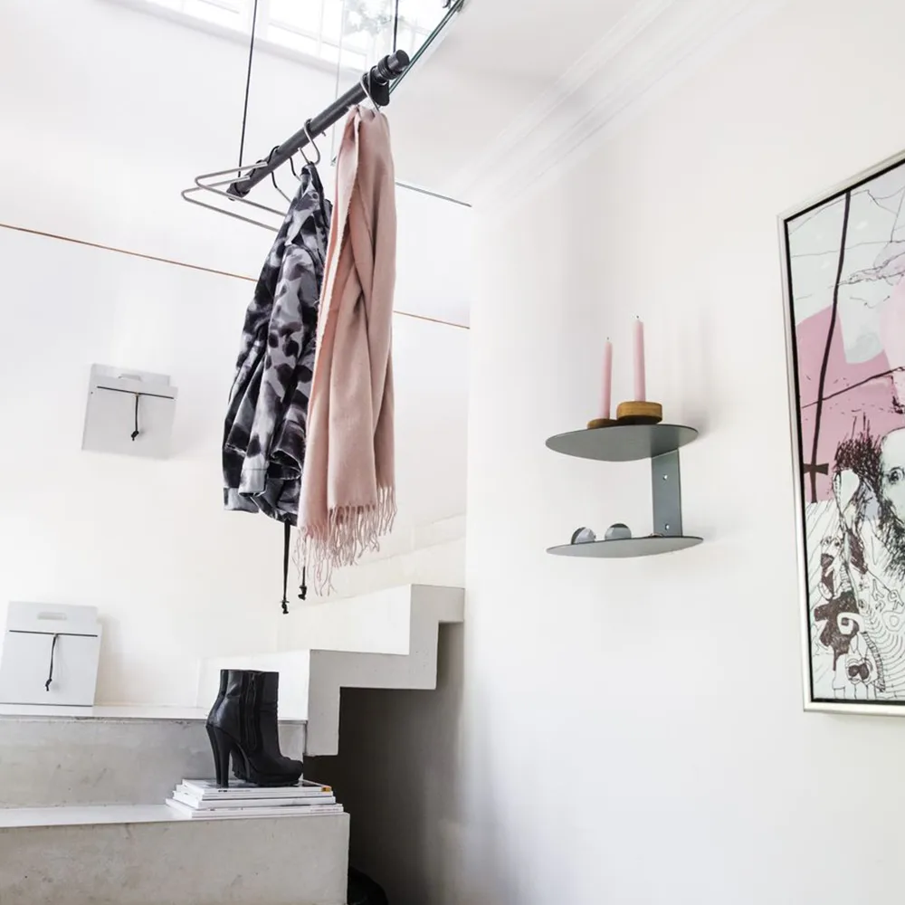 Perchero Swing, Oak black, l, cuerda negra LIND DNA