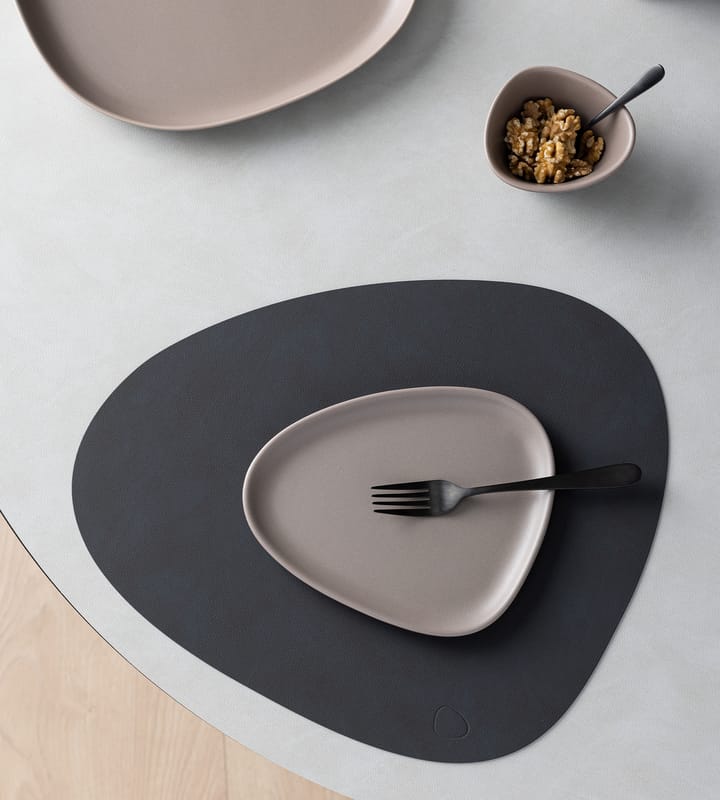 Platillo Curve Stoneware 19x22 cm, Warm Grey LIND DNA
