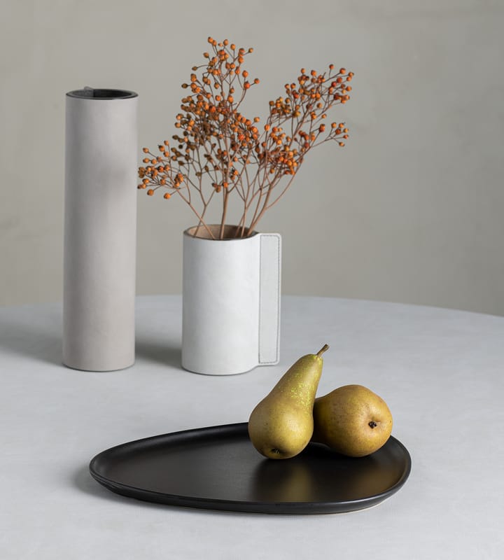 Plato Curve Stoneware 26x30 cm, Black LIND DNA