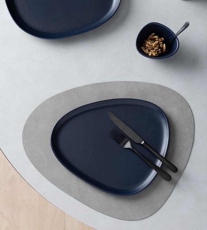 Plato Curve Stoneware 26x30 cm, Navy blue LIND DNA